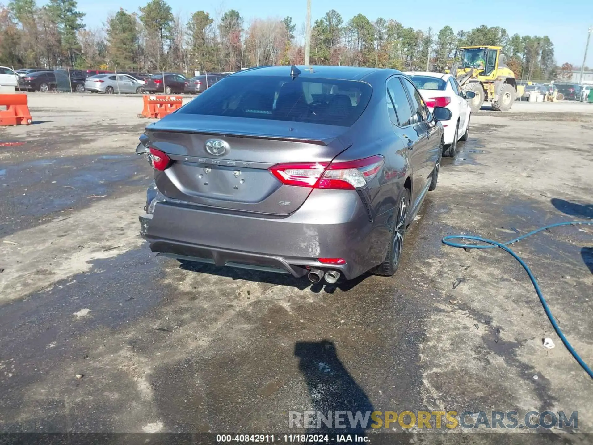 4 fotografías del automóvil dañado 4T1B11HK2KU160499 TOYOTA CAMRY 2019