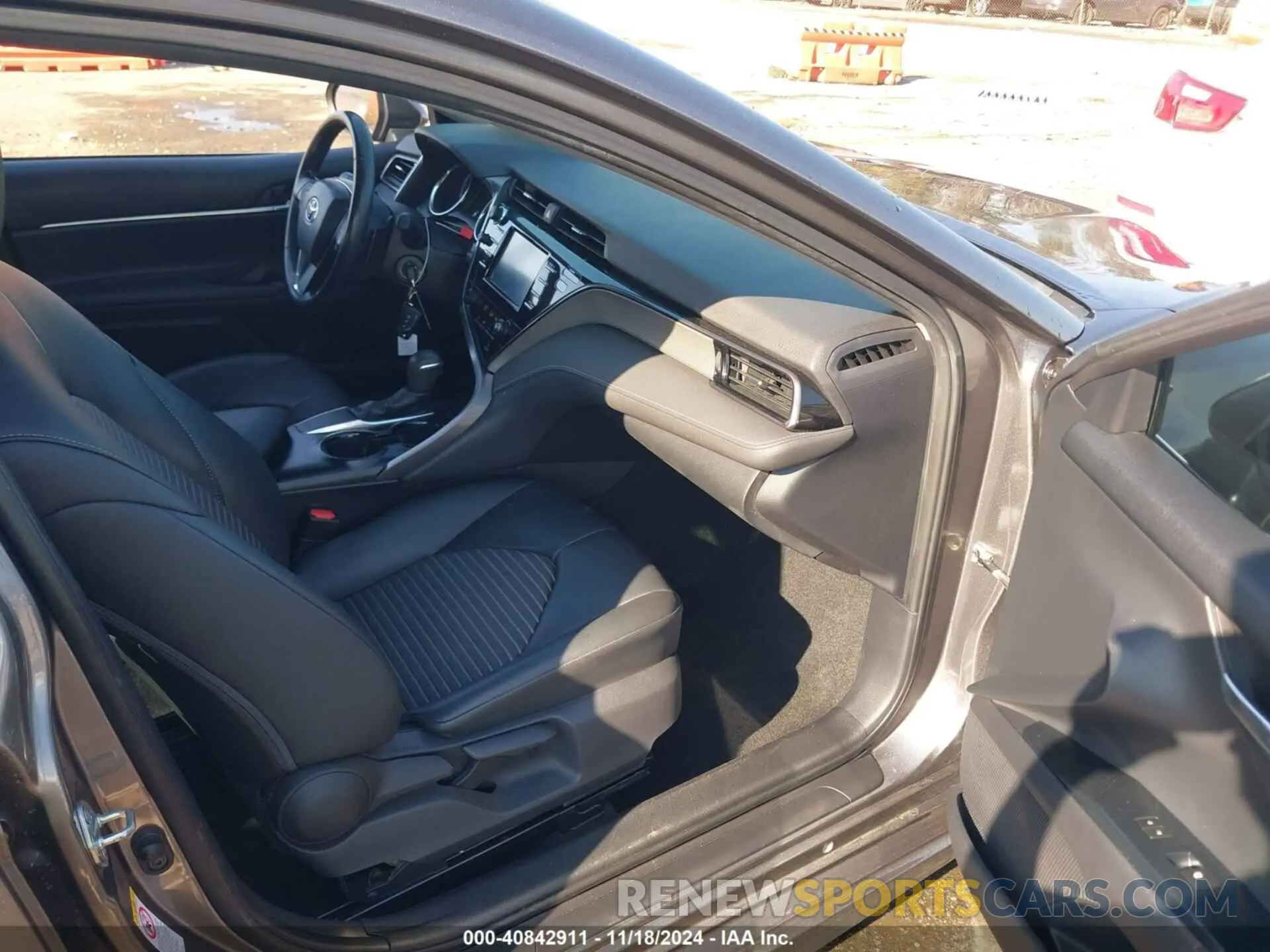 5 fotografías del automóvil dañado 4T1B11HK2KU160499 TOYOTA CAMRY 2019