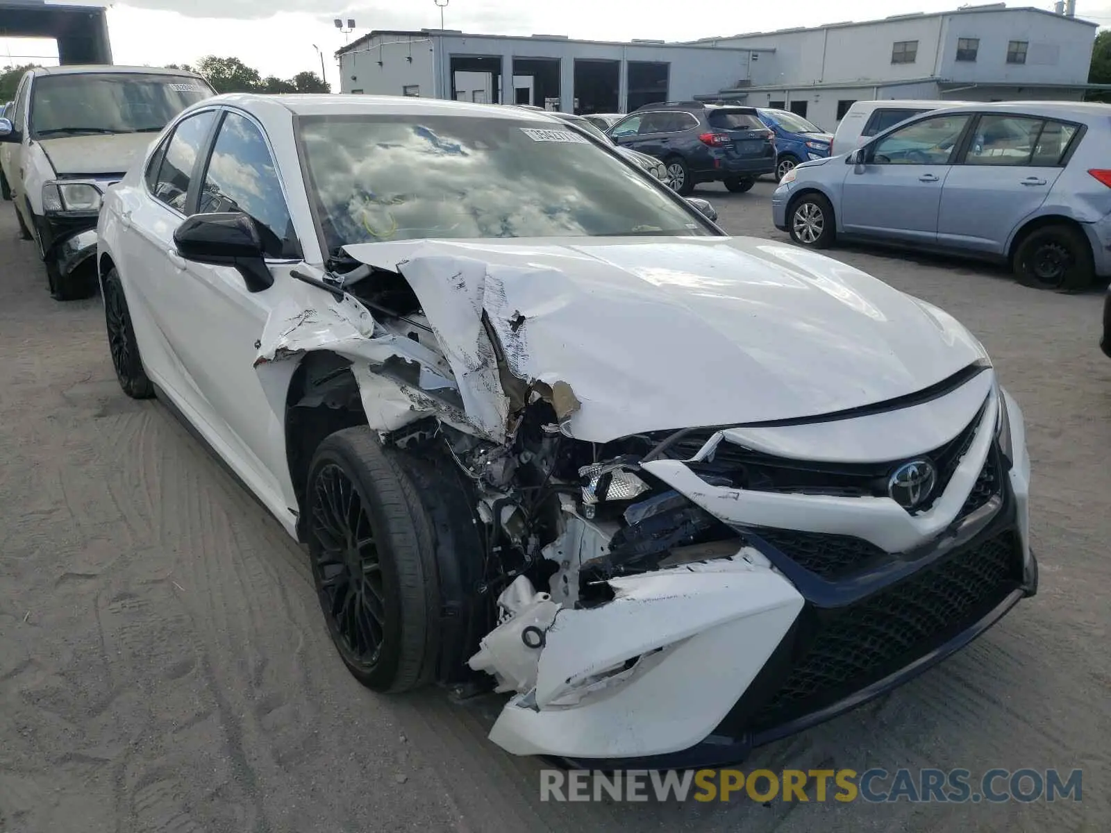 1 fotografías del automóvil dañado 4T1B11HK2KU162656 TOYOTA CAMRY 2019