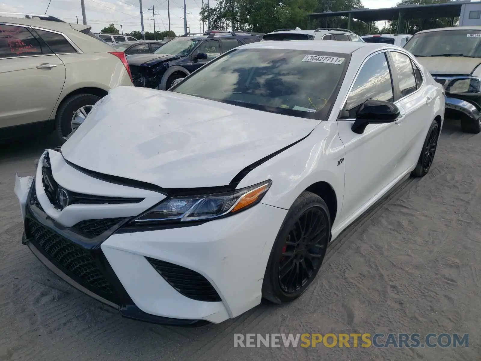 2 fotografías del automóvil dañado 4T1B11HK2KU162656 TOYOTA CAMRY 2019