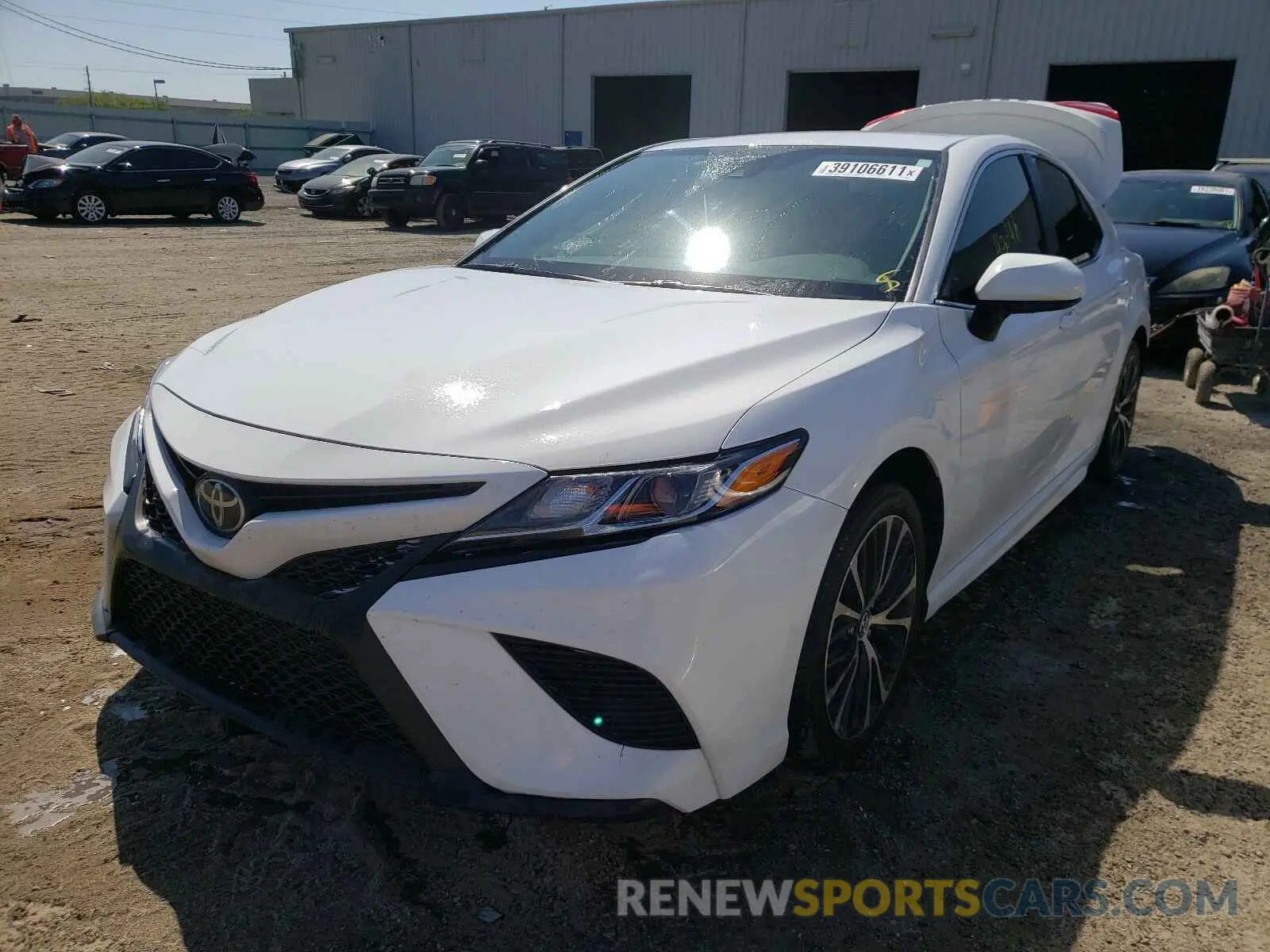 2 fotografías del automóvil dañado 4T1B11HK2KU169686 TOYOTA CAMRY 2019