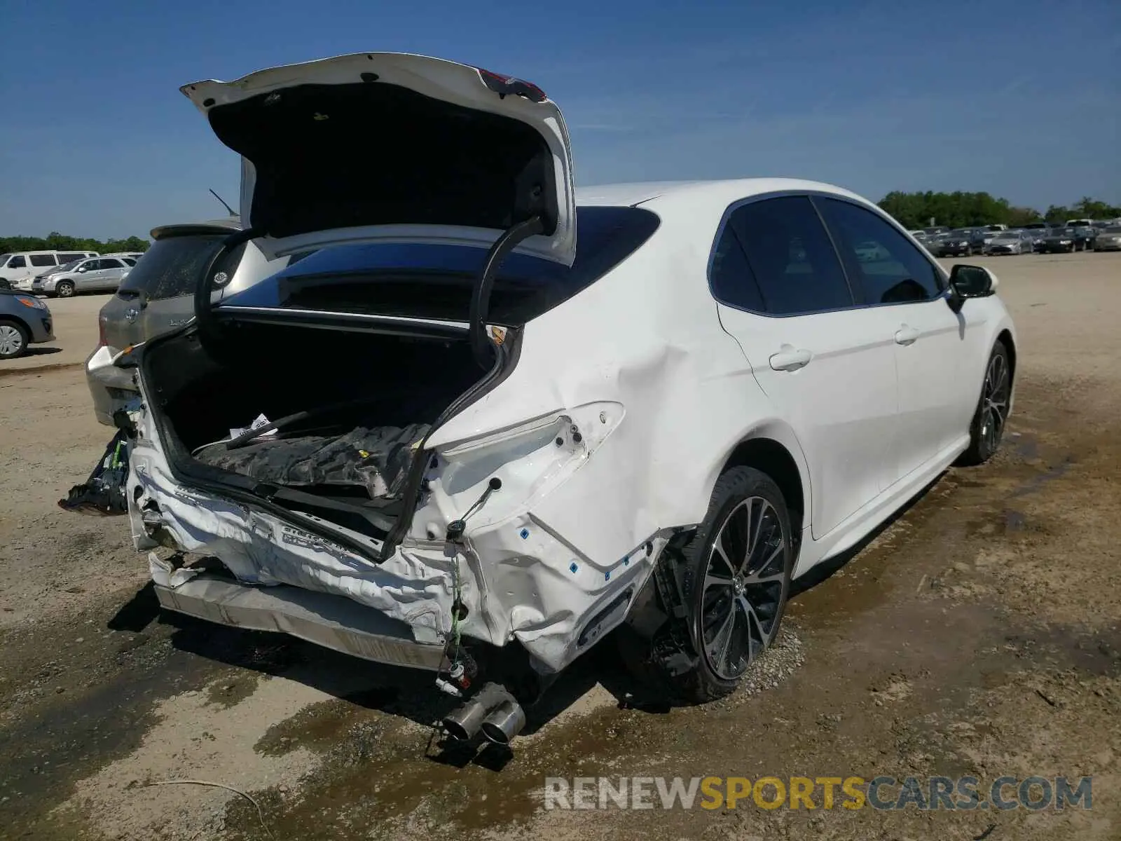 4 fotografías del automóvil dañado 4T1B11HK2KU169686 TOYOTA CAMRY 2019