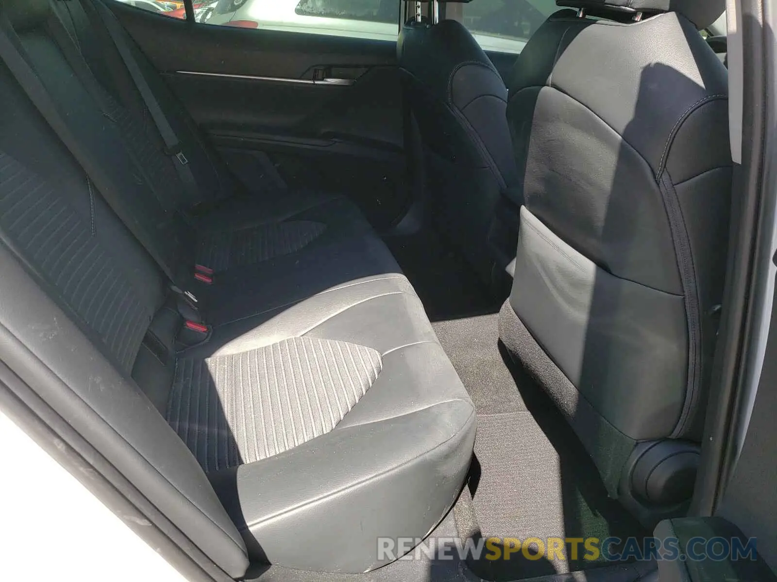 6 fotografías del automóvil dañado 4T1B11HK2KU169686 TOYOTA CAMRY 2019