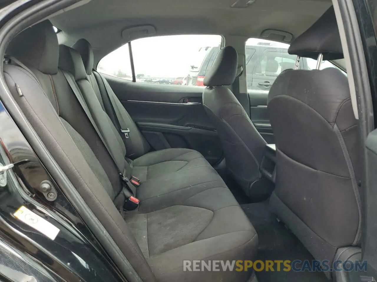 10 fotografías del automóvil dañado 4T1B11HK2KU171616 TOYOTA CAMRY 2019