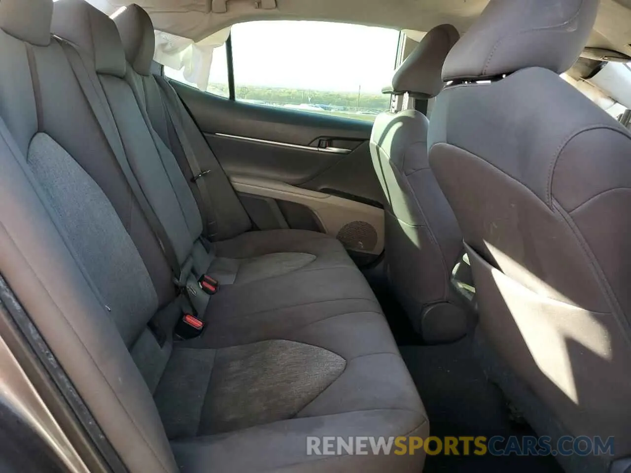 10 fotografías del automóvil dañado 4T1B11HK2KU180011 TOYOTA CAMRY 2019