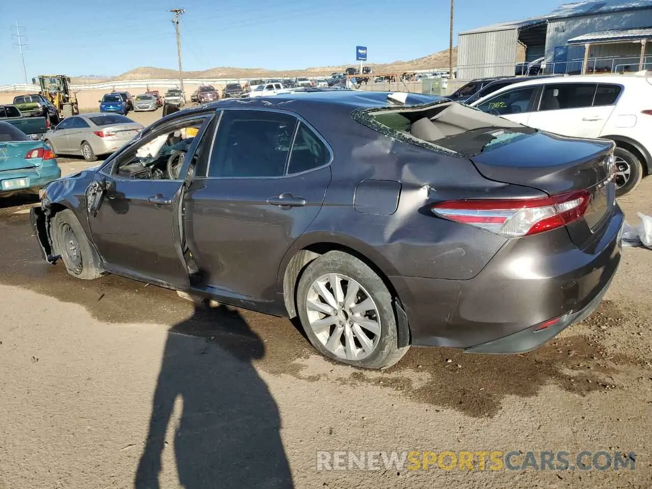 2 fotografías del automóvil dañado 4T1B11HK2KU180011 TOYOTA CAMRY 2019