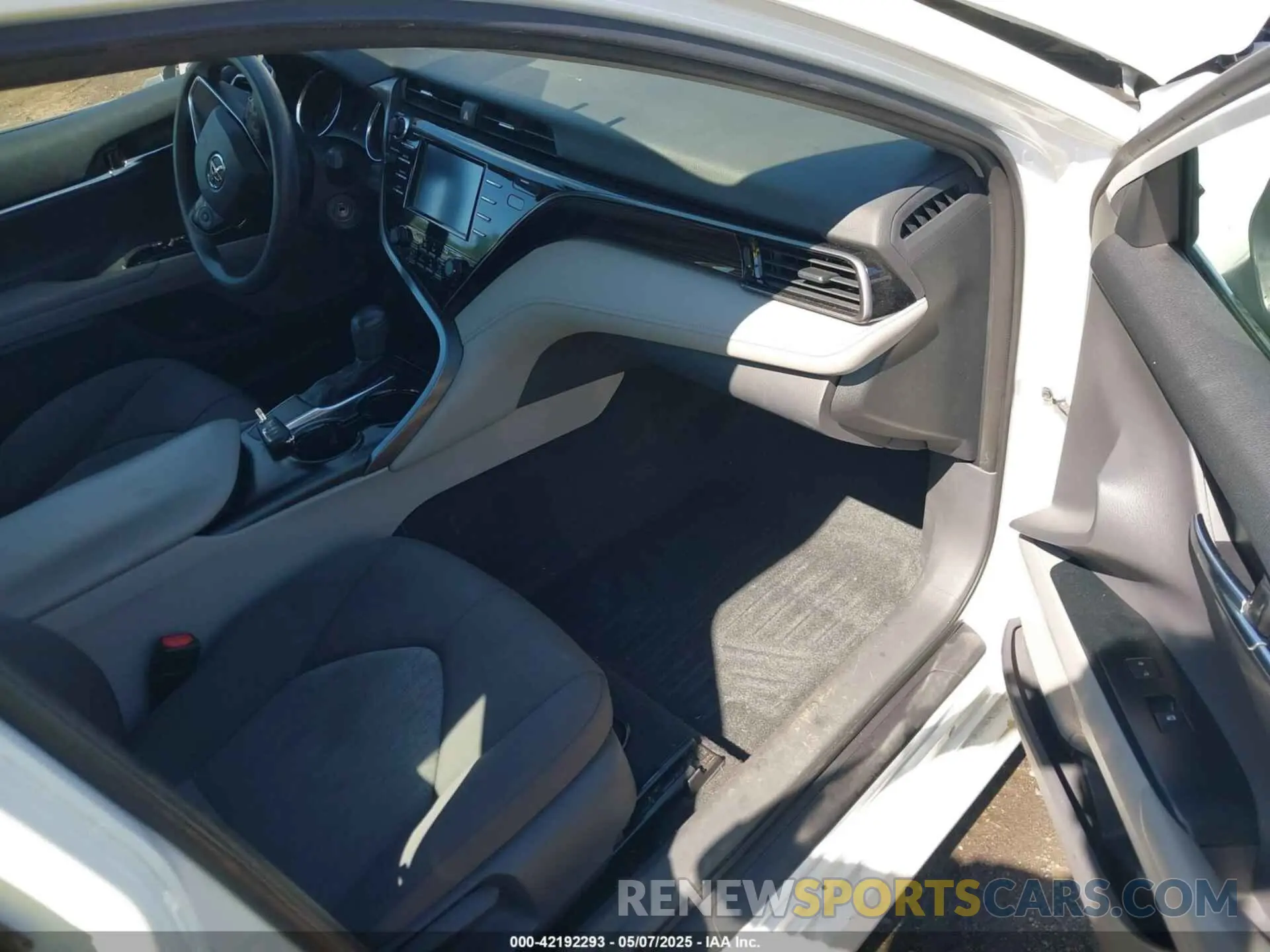 5 fotografías del automóvil dañado 4T1B11HK2KU187475 TOYOTA CAMRY 2019