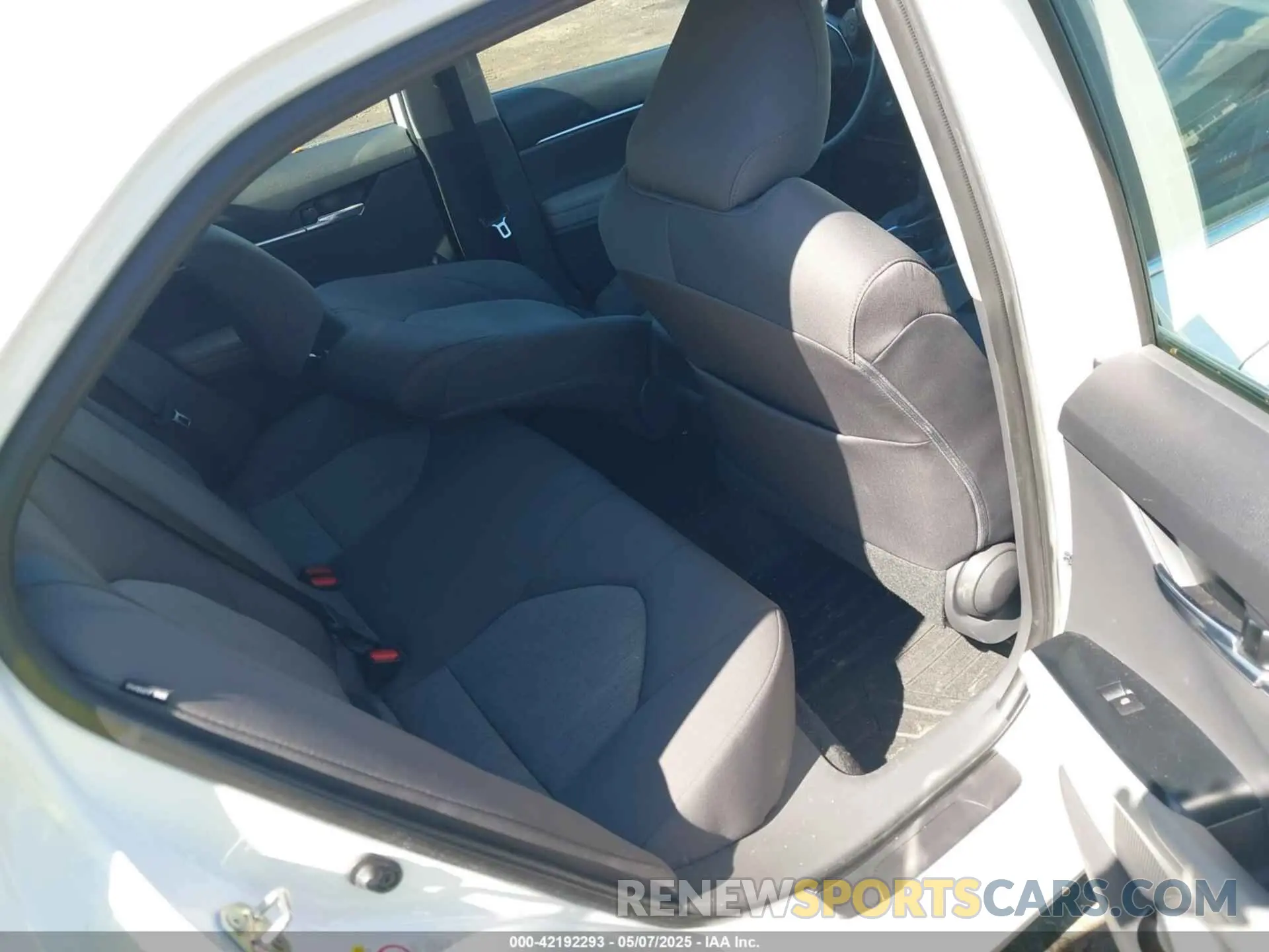 8 fotografías del automóvil dañado 4T1B11HK2KU187475 TOYOTA CAMRY 2019