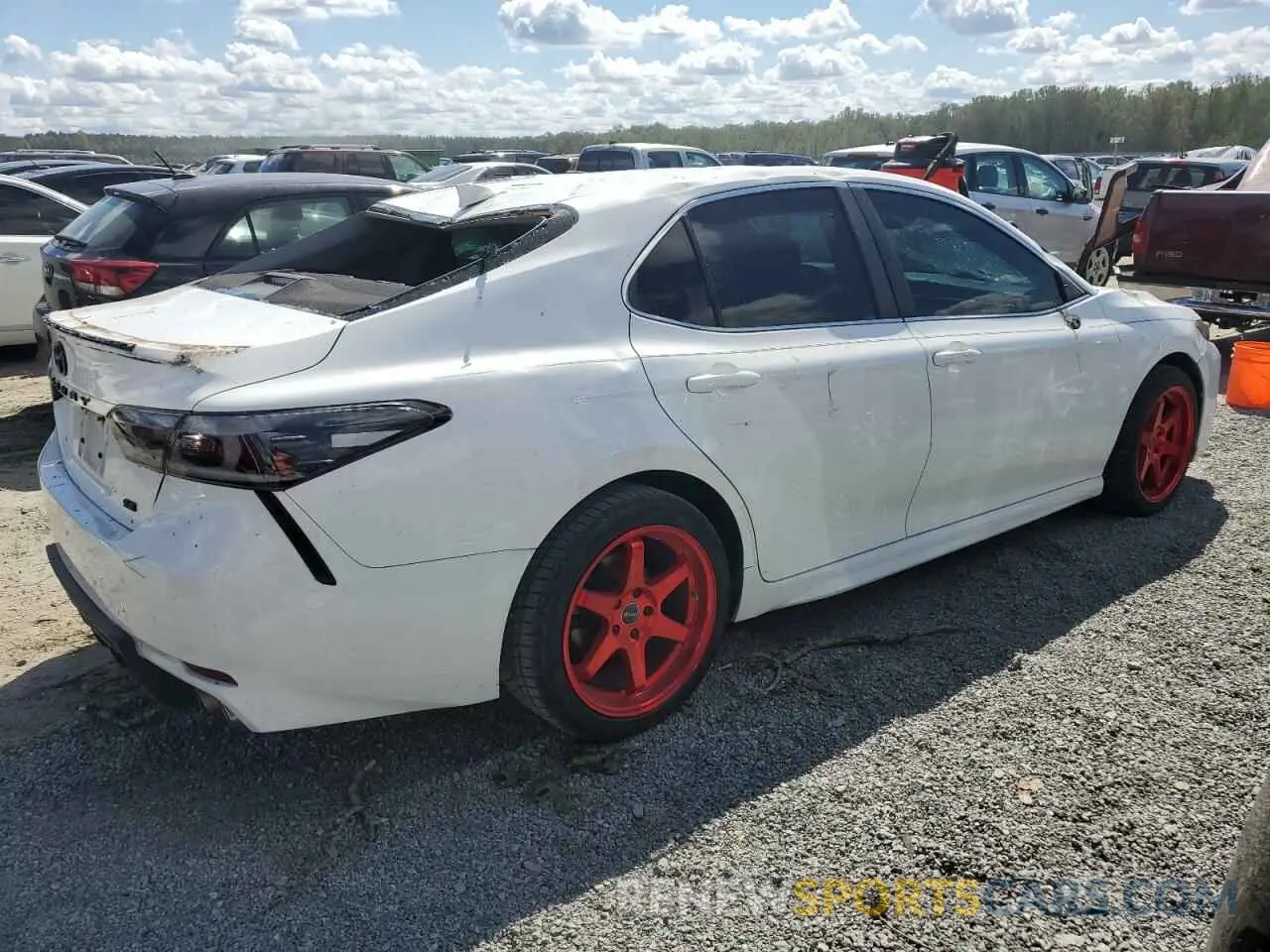 3 fotografías del automóvil dañado 4T1B11HK2KU191929 TOYOTA CAMRY 2019