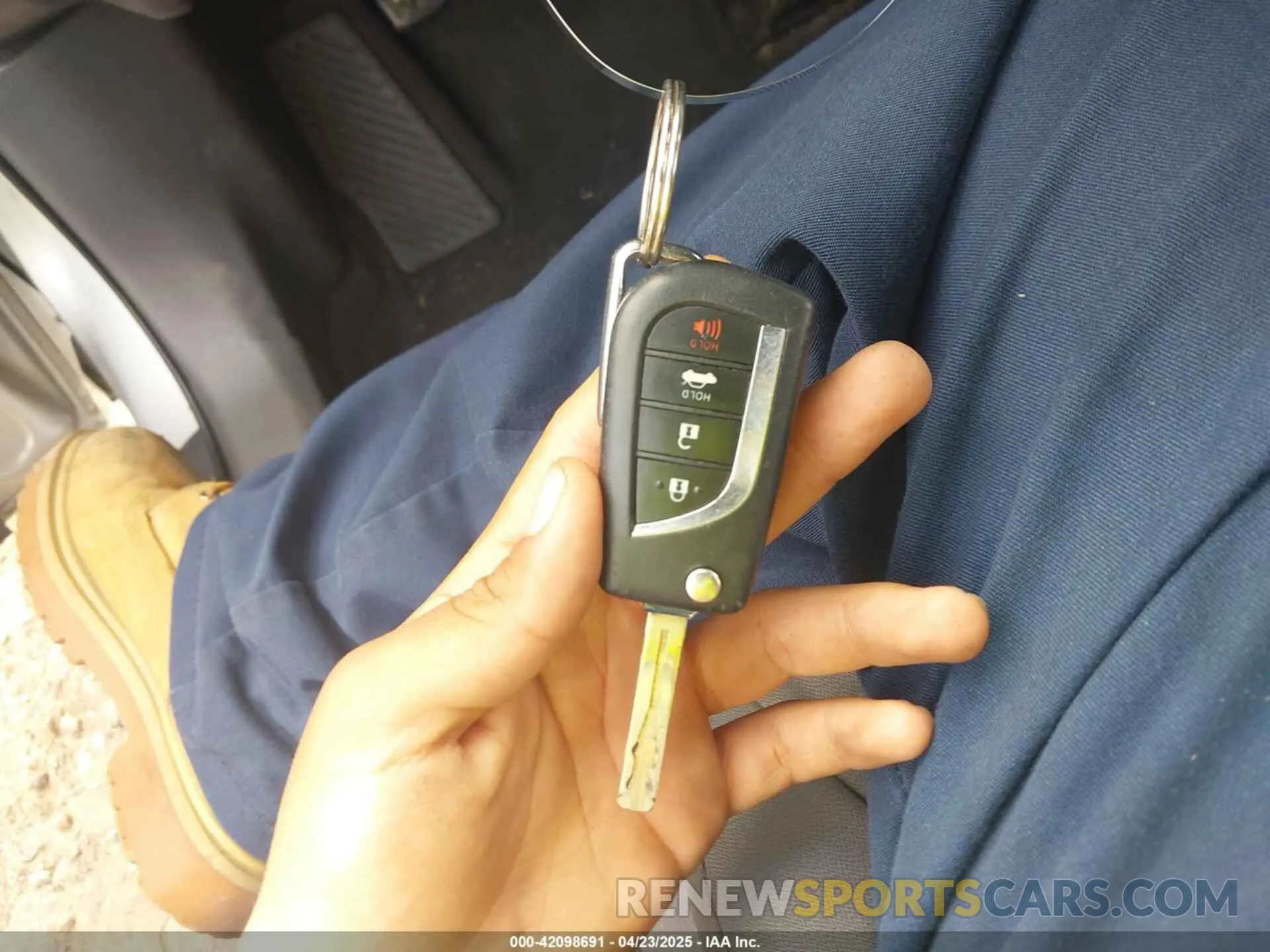 11 fotografías del automóvil dañado 4T1B11HK2KU198783 TOYOTA CAMRY 2019