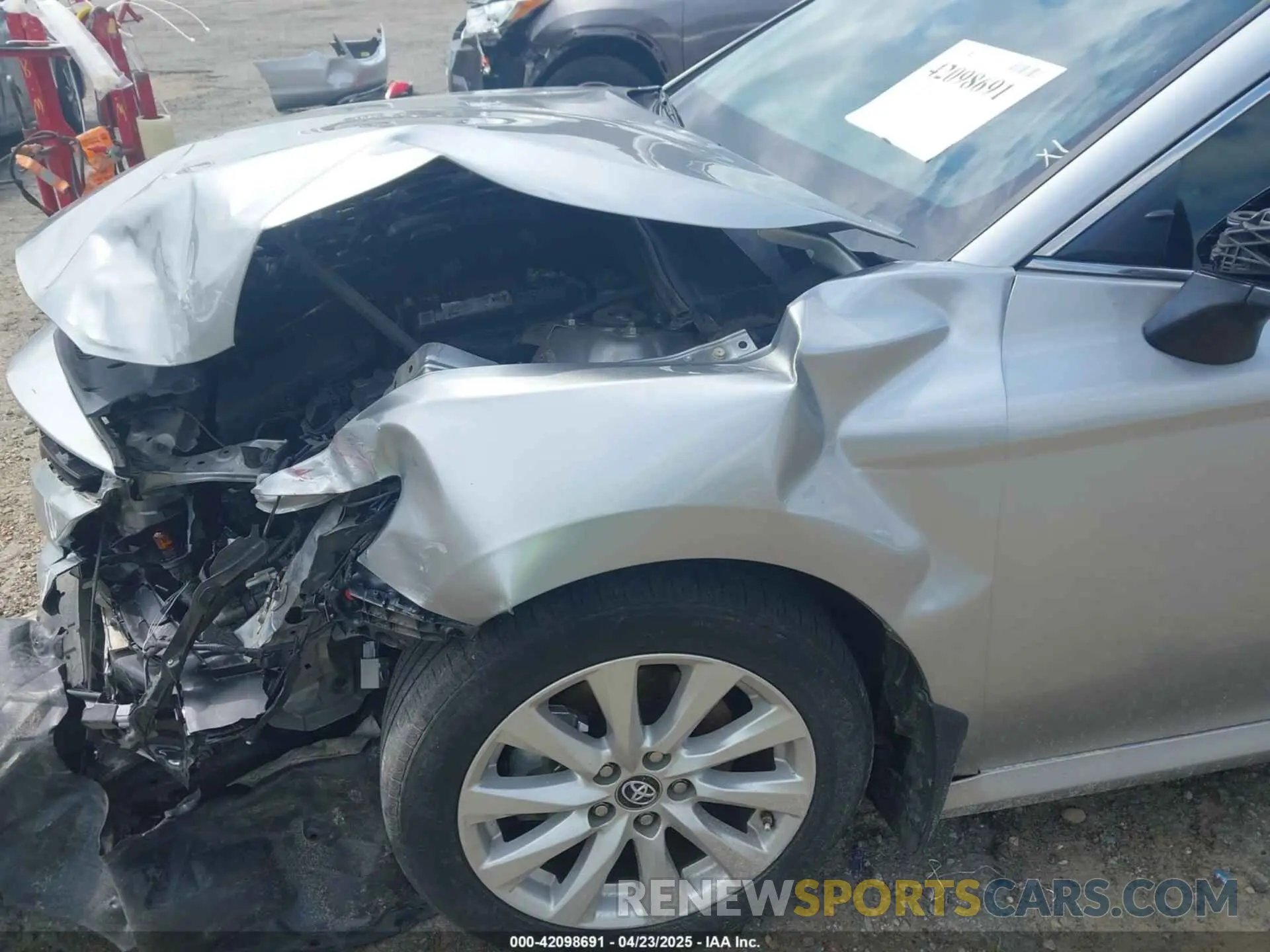 17 fotografías del automóvil dañado 4T1B11HK2KU198783 TOYOTA CAMRY 2019
