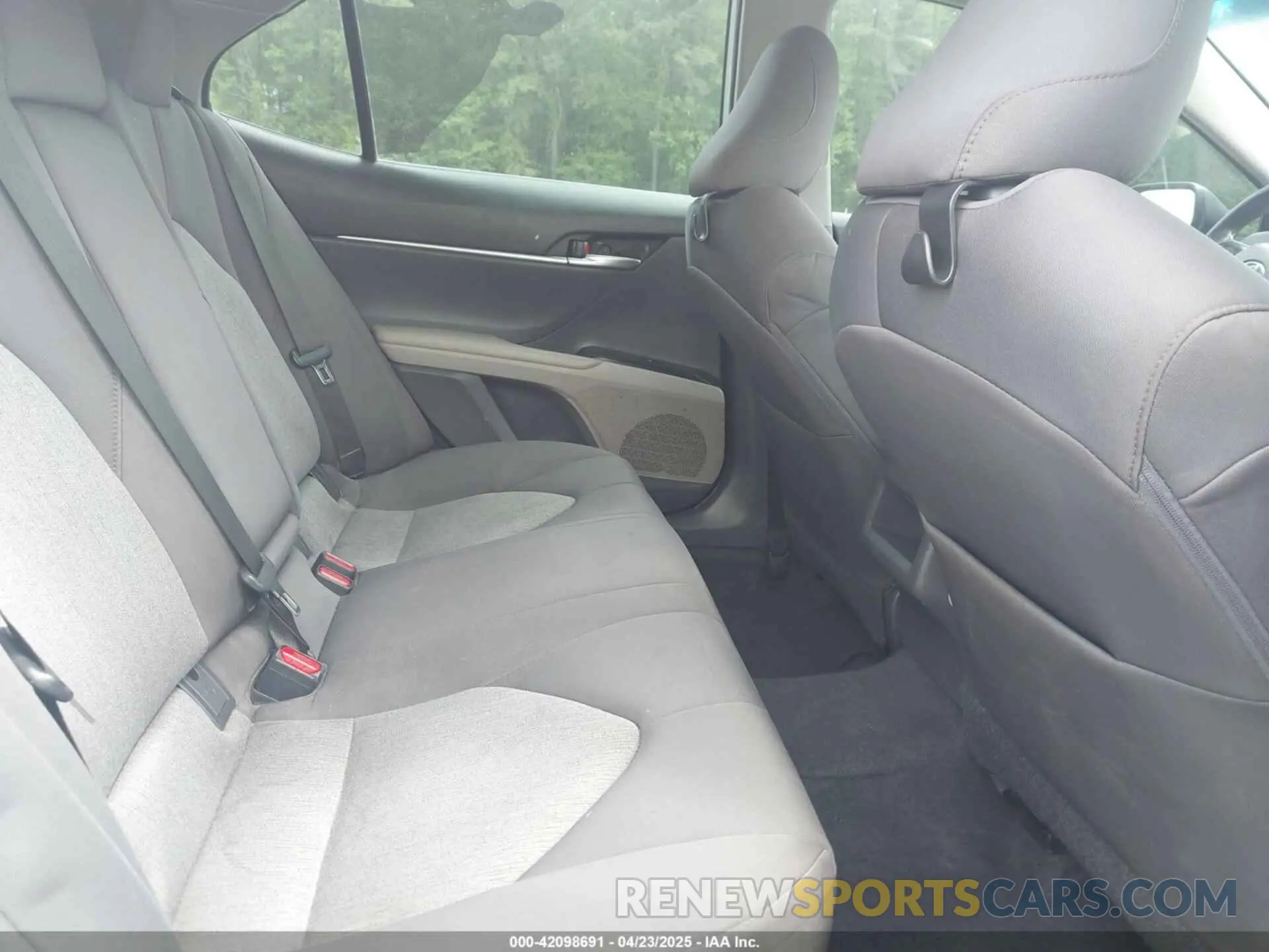 8 fotografías del automóvil dañado 4T1B11HK2KU198783 TOYOTA CAMRY 2019