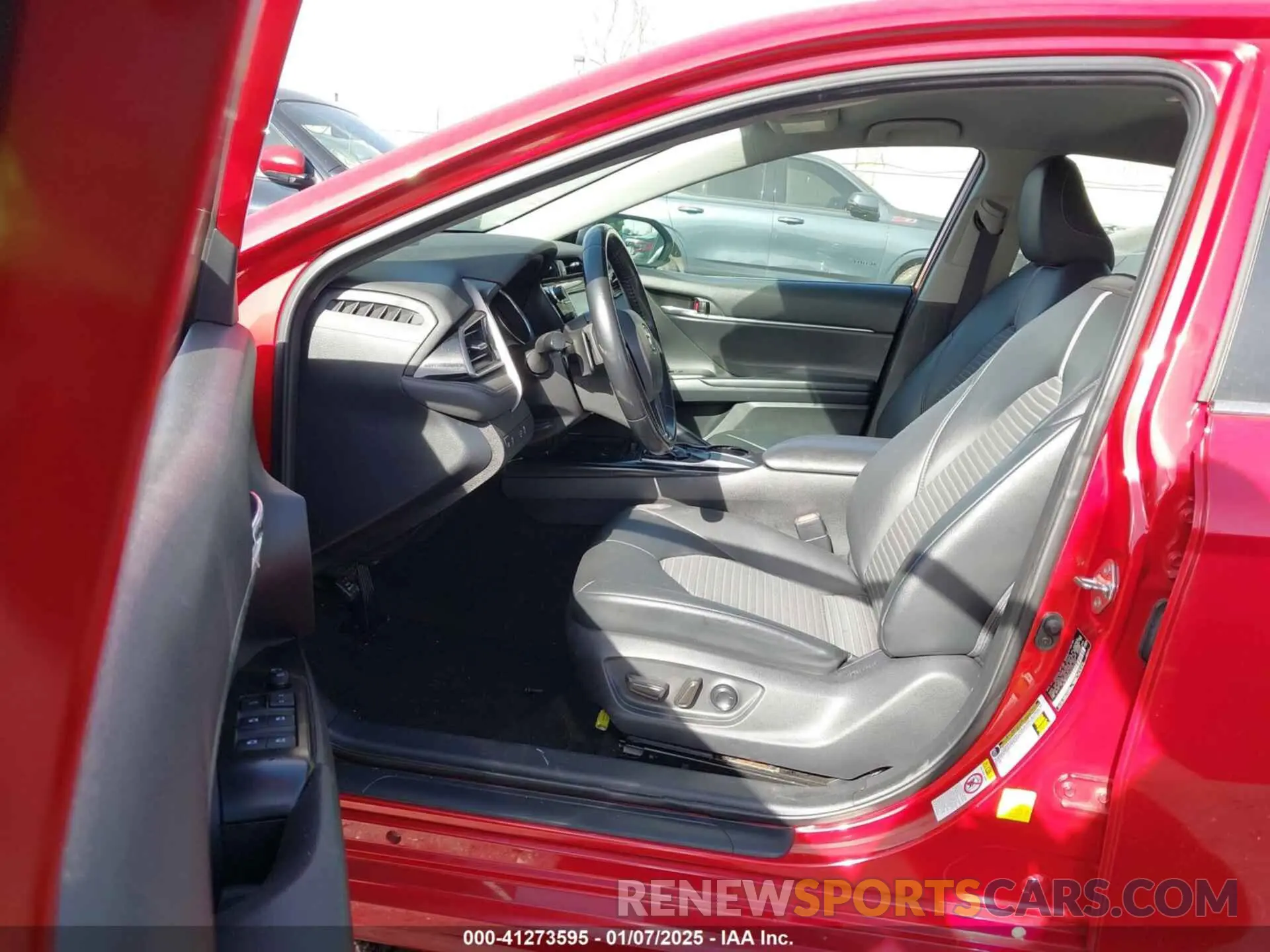 5 fotografías del automóvil dañado 4T1B11HK2KU201567 TOYOTA CAMRY 2019