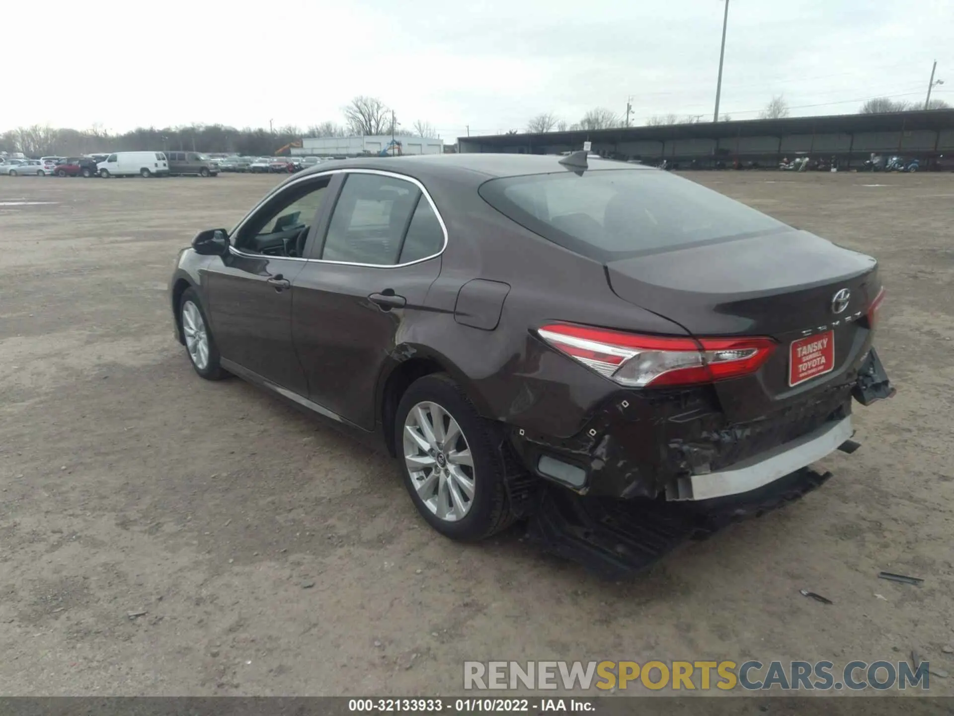 3 fotografías del automóvil dañado 4T1B11HK2KU201584 TOYOTA CAMRY 2019