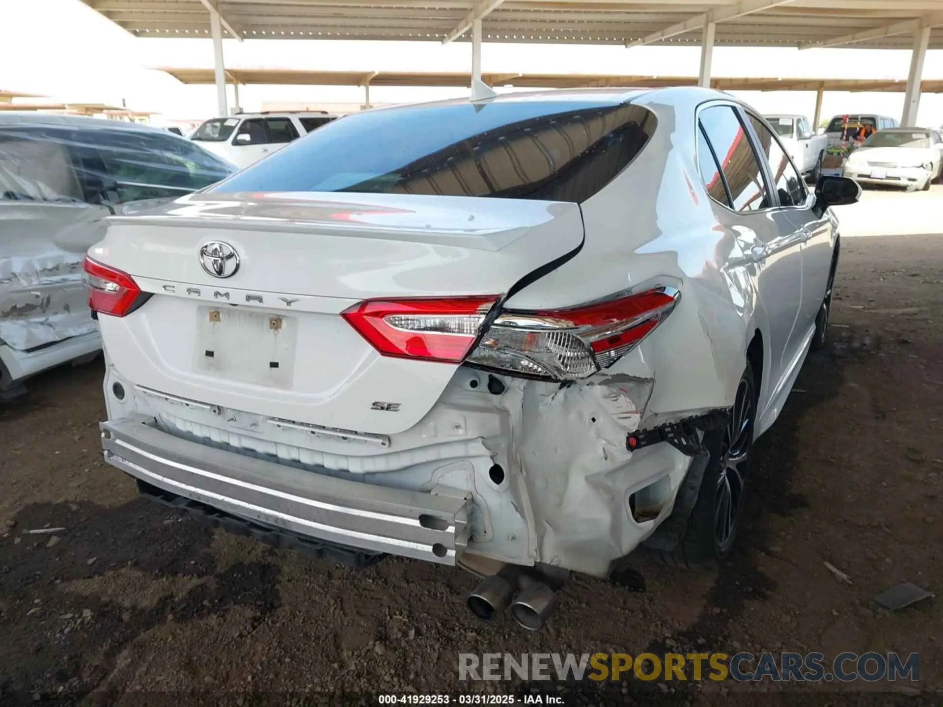 18 fotografías del automóvil dañado 4T1B11HK2KU210219 TOYOTA CAMRY 2019