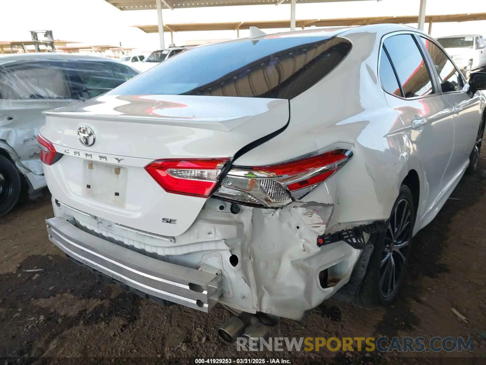 19 fotografías del automóvil dañado 4T1B11HK2KU210219 TOYOTA CAMRY 2019