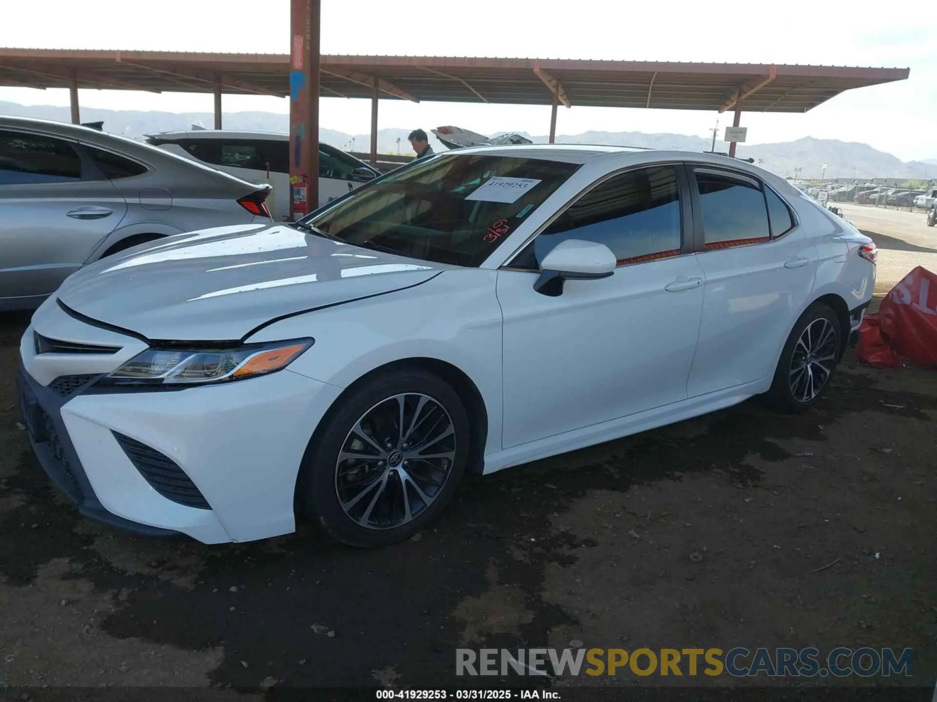 2 fotografías del automóvil dañado 4T1B11HK2KU210219 TOYOTA CAMRY 2019