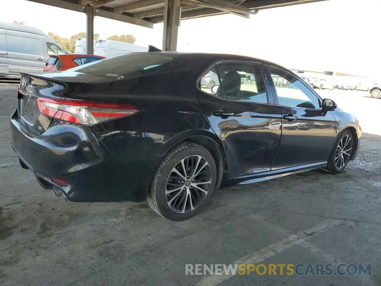 3 fotografías del automóvil dañado 4T1B11HK2KU222161 TOYOTA CAMRY 2019