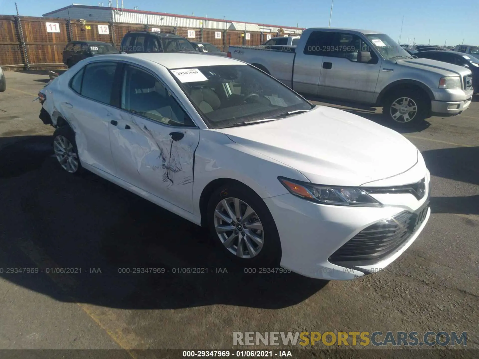 1 fotografías del automóvil dañado 4T1B11HK2KU230437 TOYOTA CAMRY 2019