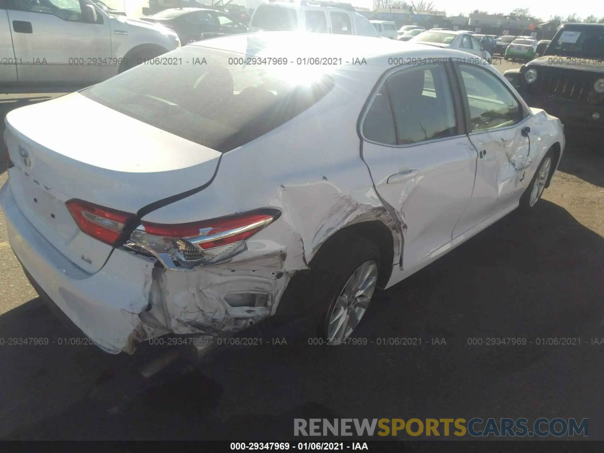 4 fotografías del automóvil dañado 4T1B11HK2KU230437 TOYOTA CAMRY 2019