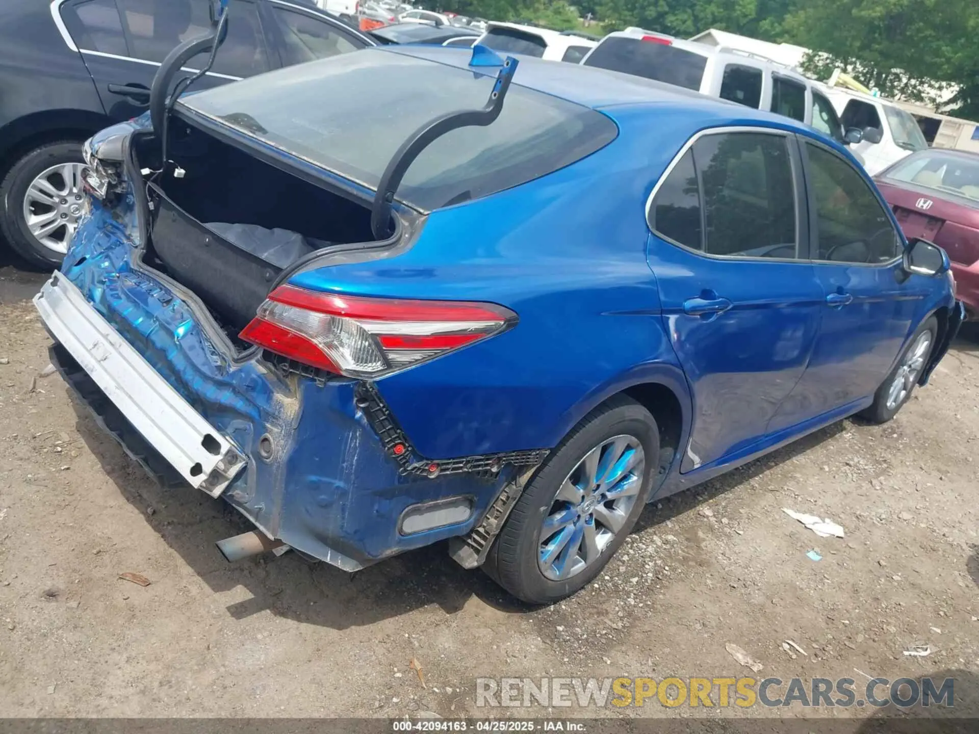 4 fotografías del automóvil dañado 4T1B11HK2KU238232 TOYOTA CAMRY 2019