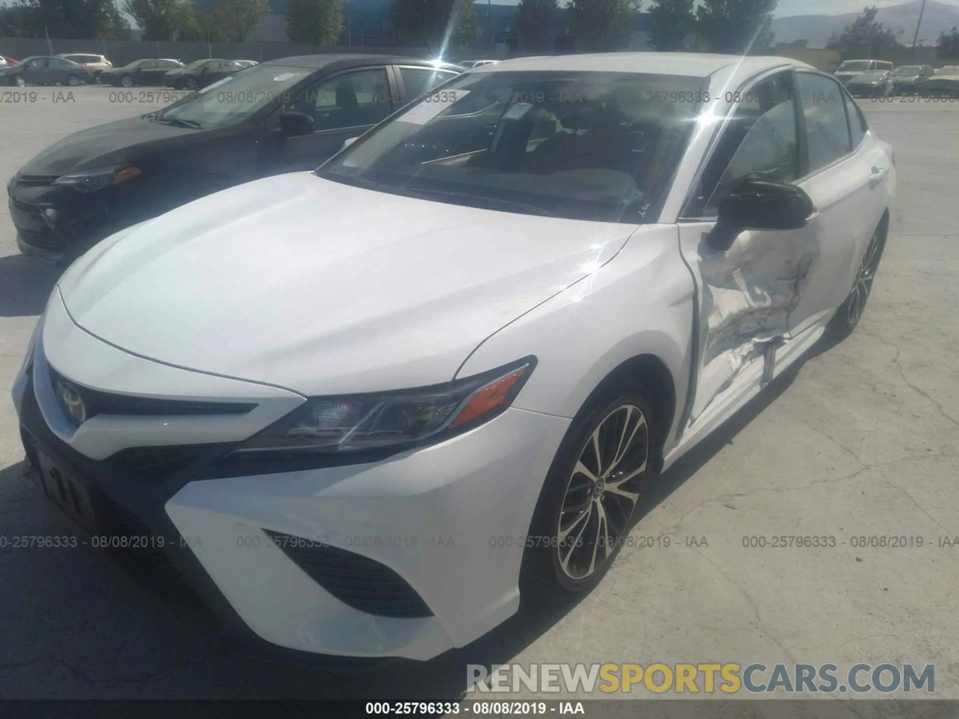 2 fotografías del automóvil dañado 4T1B11HK2KU239753 TOYOTA CAMRY 2019