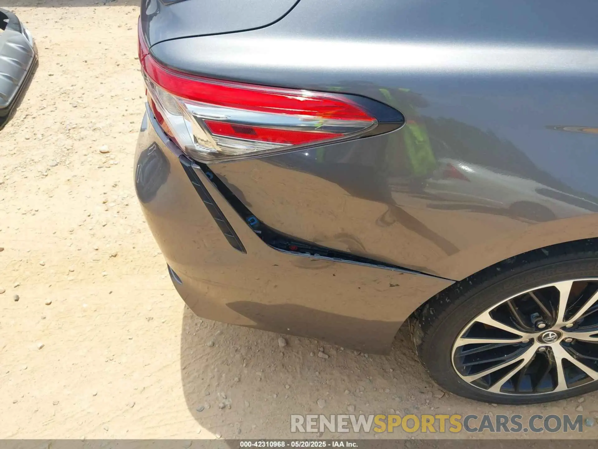 18 fotografías del automóvil dañado 4T1B11HK2KU250977 TOYOTA CAMRY 2019