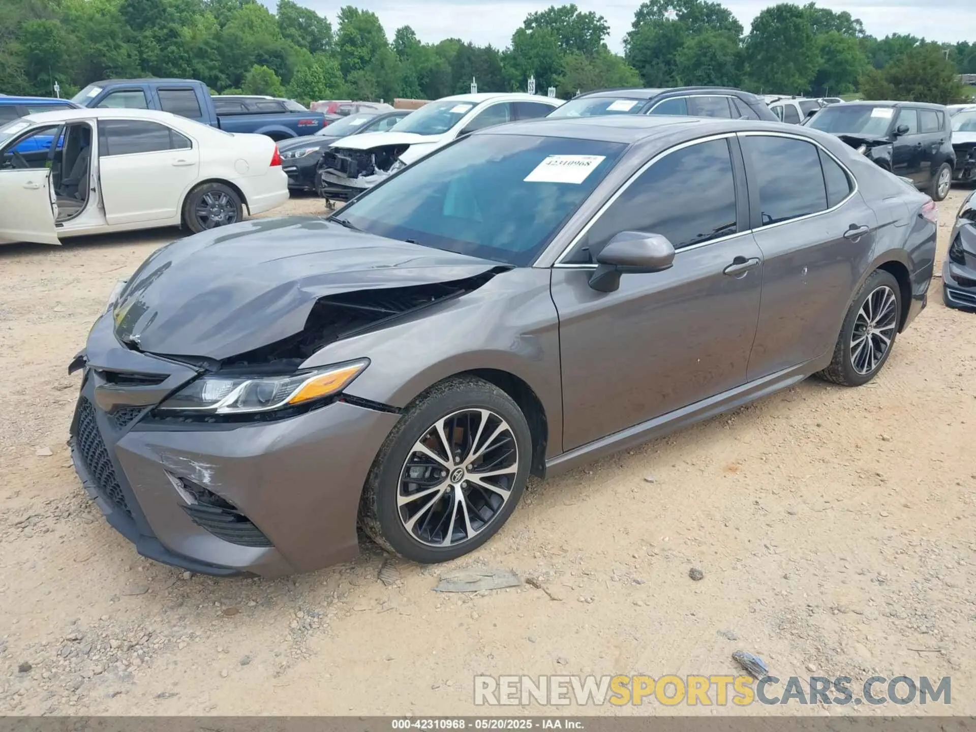 2 fotografías del automóvil dañado 4T1B11HK2KU250977 TOYOTA CAMRY 2019