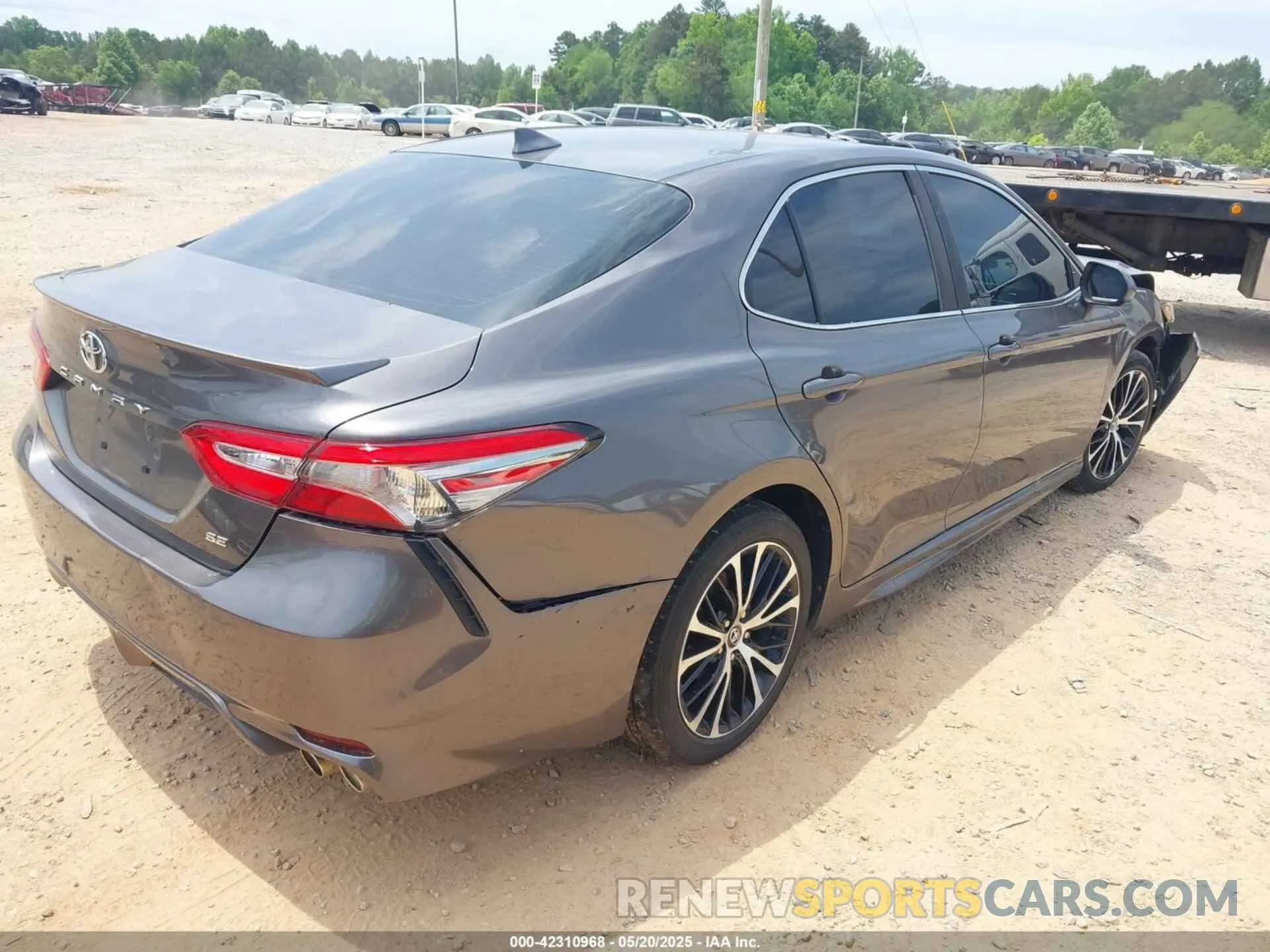 4 fotografías del automóvil dañado 4T1B11HK2KU250977 TOYOTA CAMRY 2019