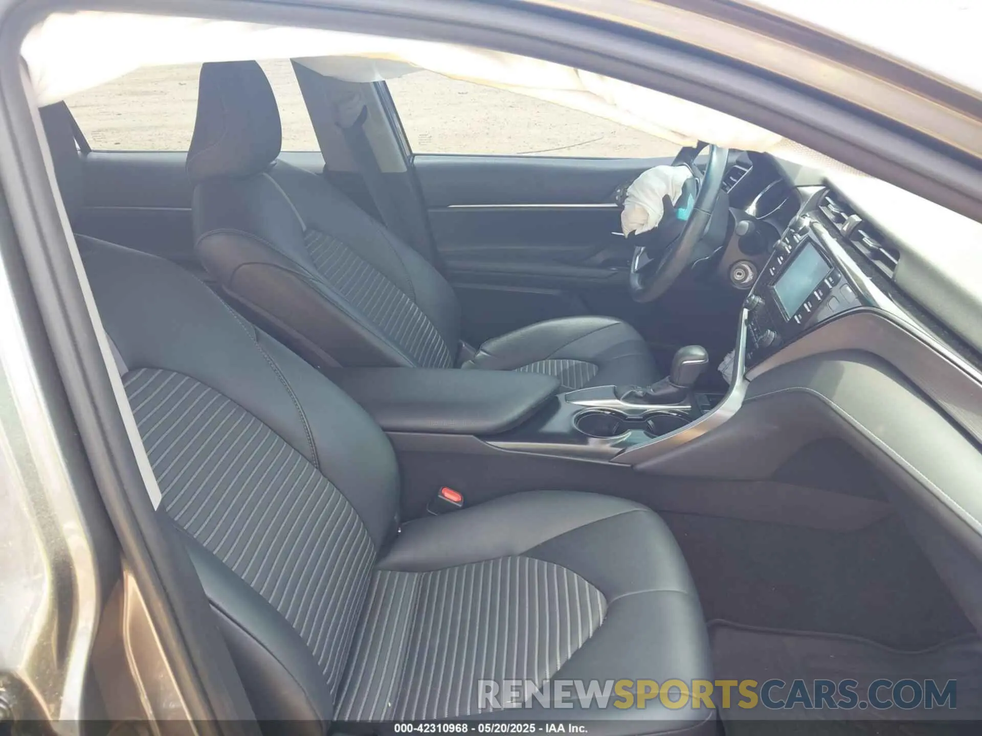 5 fotografías del automóvil dañado 4T1B11HK2KU250977 TOYOTA CAMRY 2019