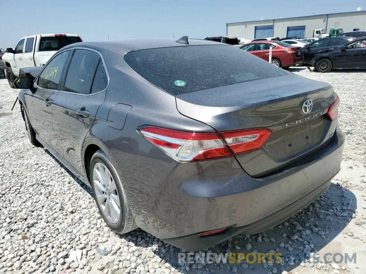 3 fotografías del automóvil dañado 4T1B11HK2KU256004 TOYOTA CAMRY 2019
