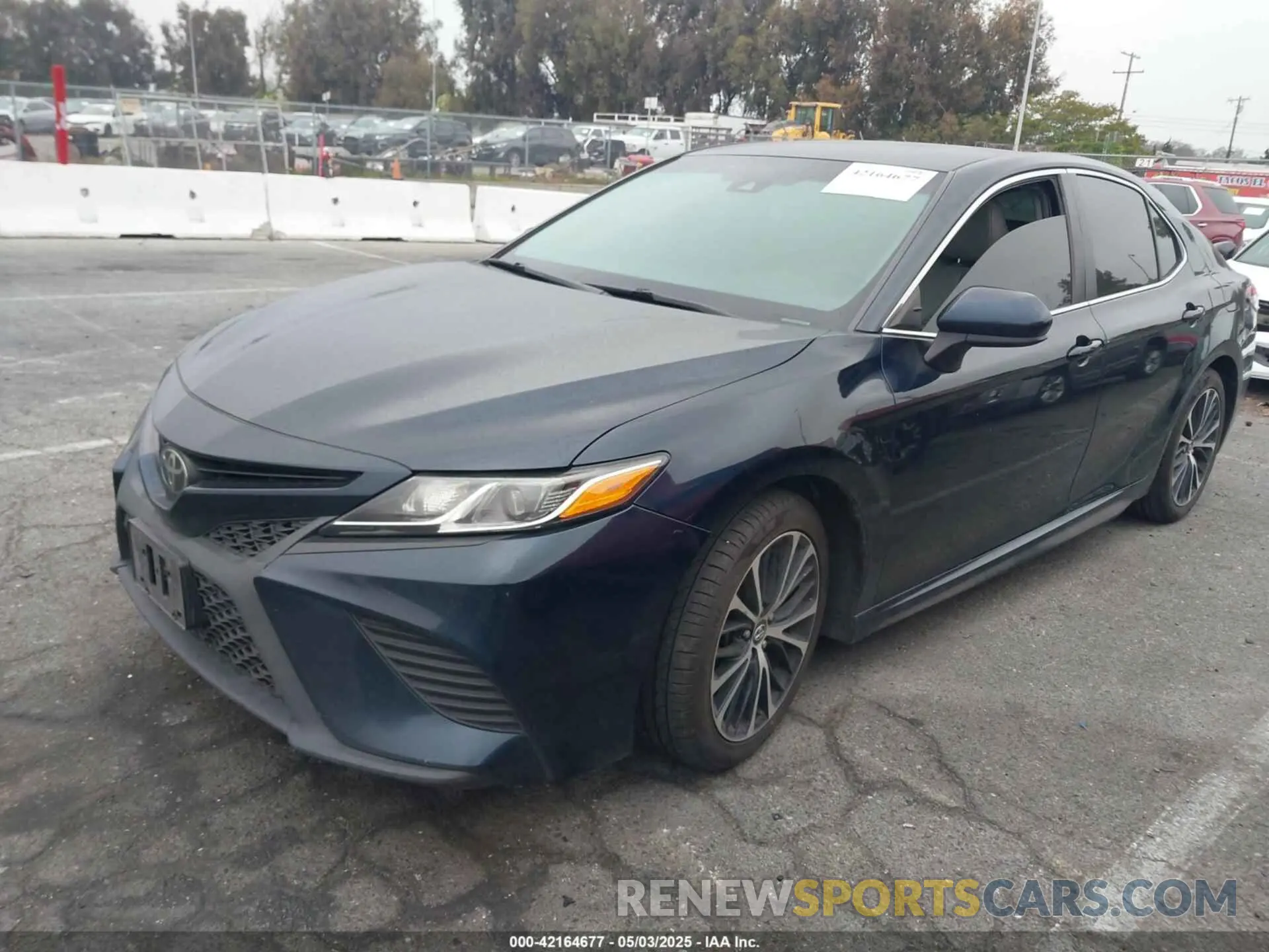 2 fotografías del automóvil dañado 4T1B11HK2KU263082 TOYOTA CAMRY 2019