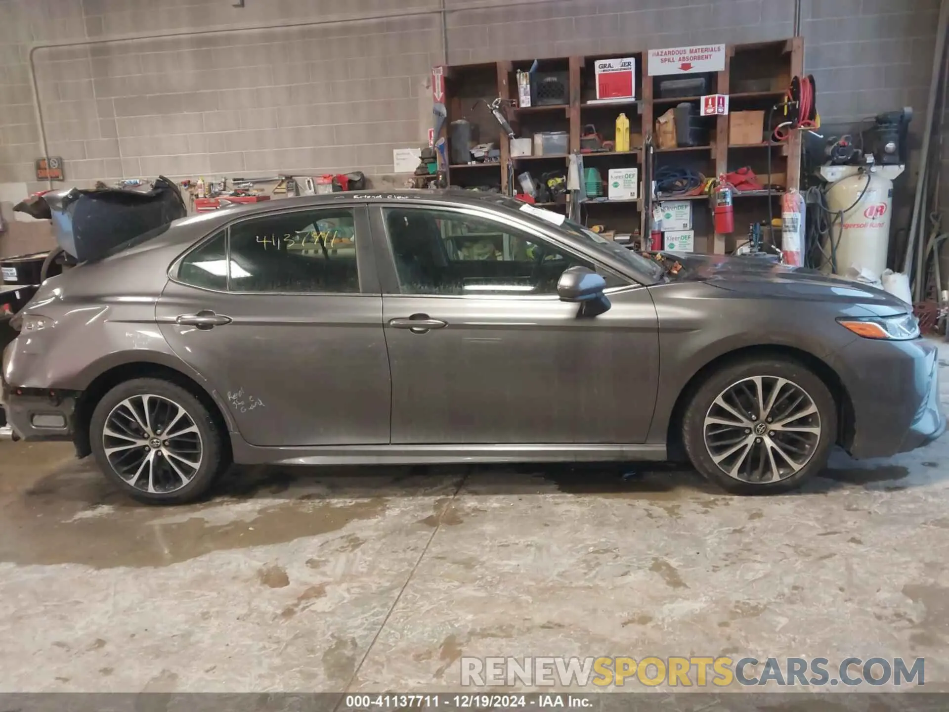 14 fotografías del automóvil dañado 4T1B11HK2KU279833 TOYOTA CAMRY 2019
