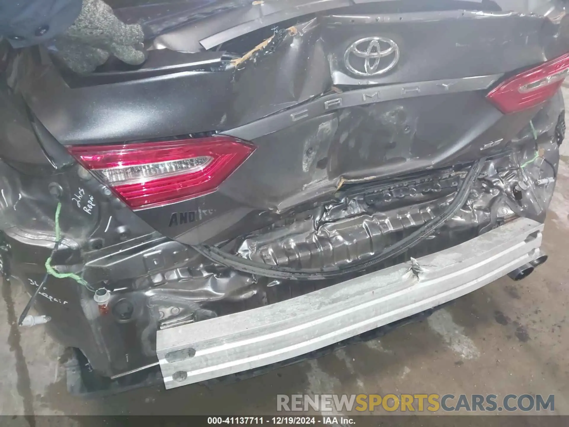 18 fotografías del automóvil dañado 4T1B11HK2KU279833 TOYOTA CAMRY 2019