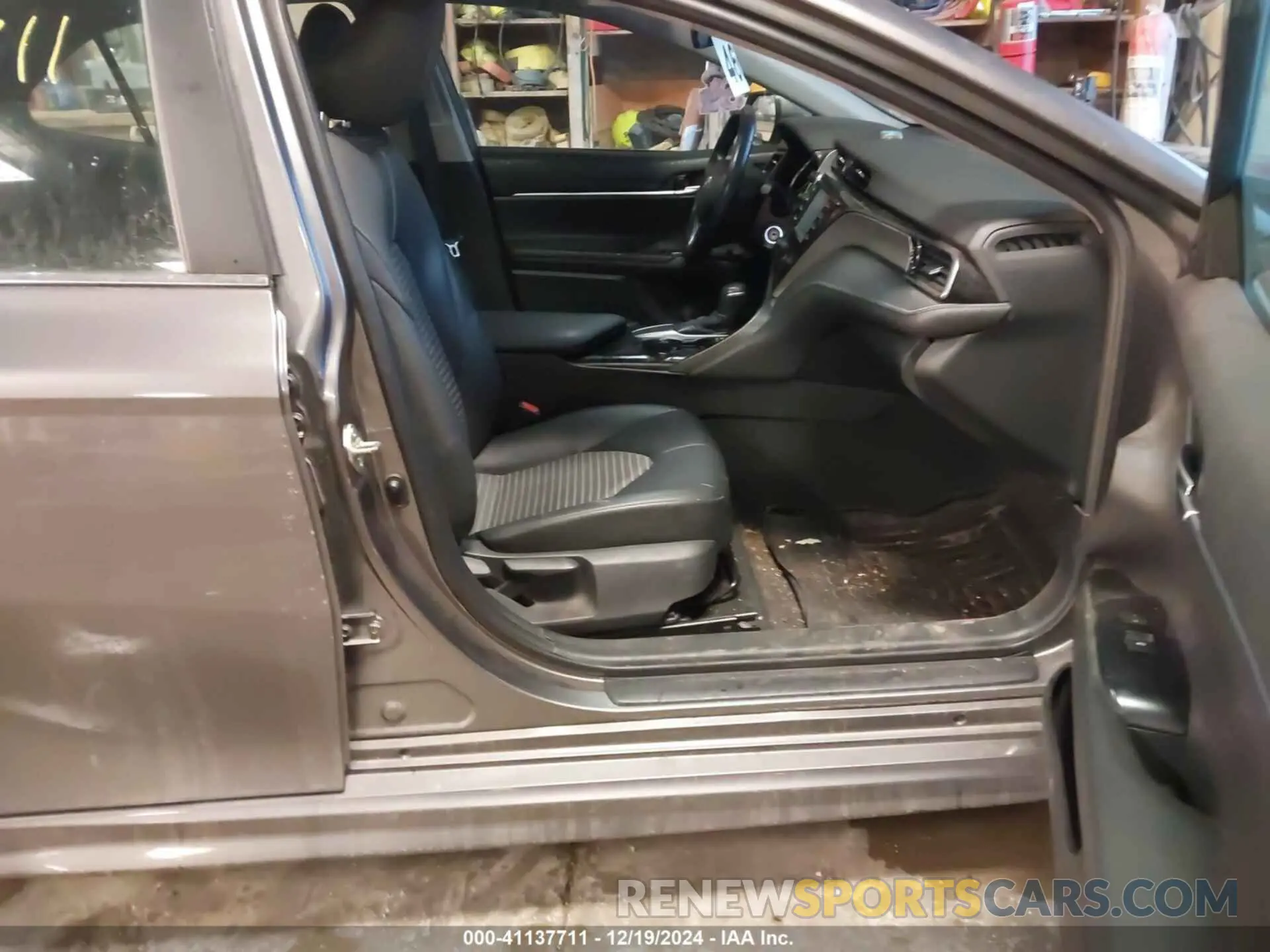 5 fotografías del automóvil dañado 4T1B11HK2KU279833 TOYOTA CAMRY 2019