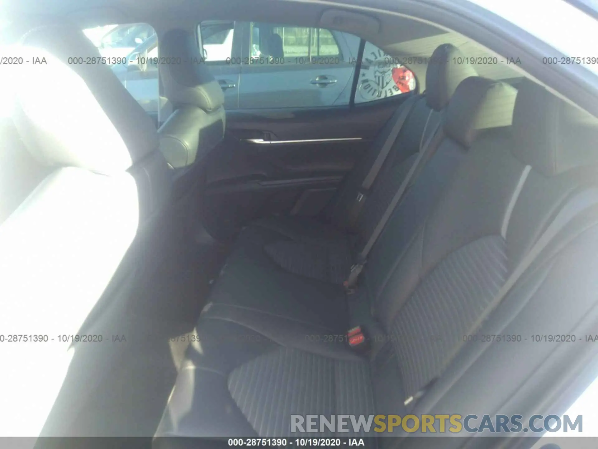 8 fotografías del automóvil dañado 4T1B11HK2KU287298 TOYOTA CAMRY 2019
