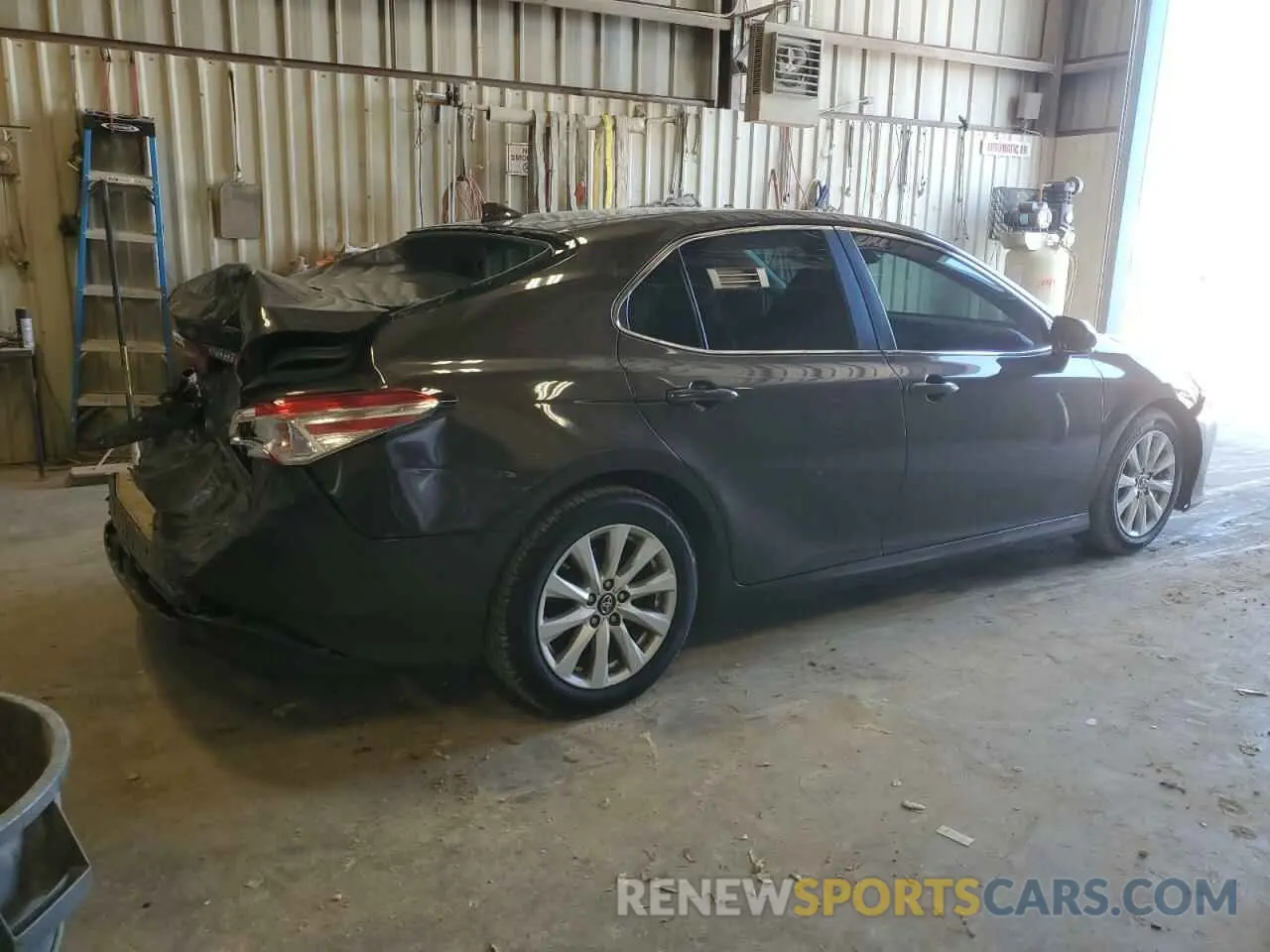 3 fotografías del automóvil dañado 4T1B11HK2KU679598 TOYOTA CAMRY 2019