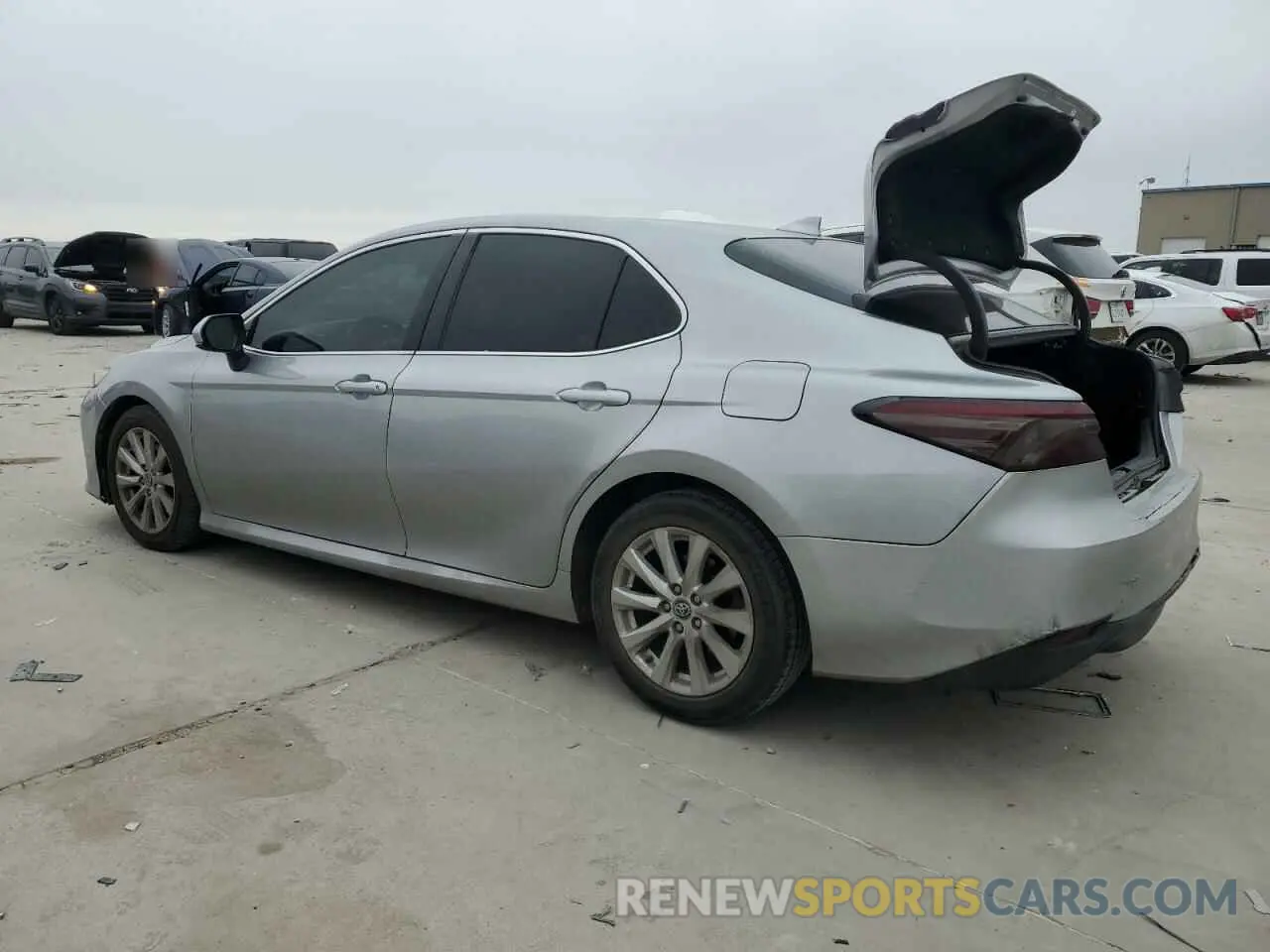 2 fotografías del automóvil dañado 4T1B11HK2KU680105 TOYOTA CAMRY 2019