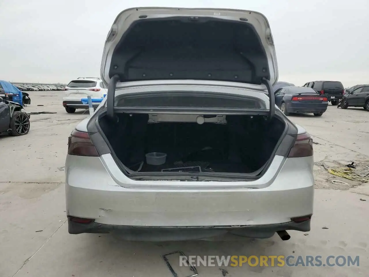 6 fotografías del automóvil dañado 4T1B11HK2KU680105 TOYOTA CAMRY 2019