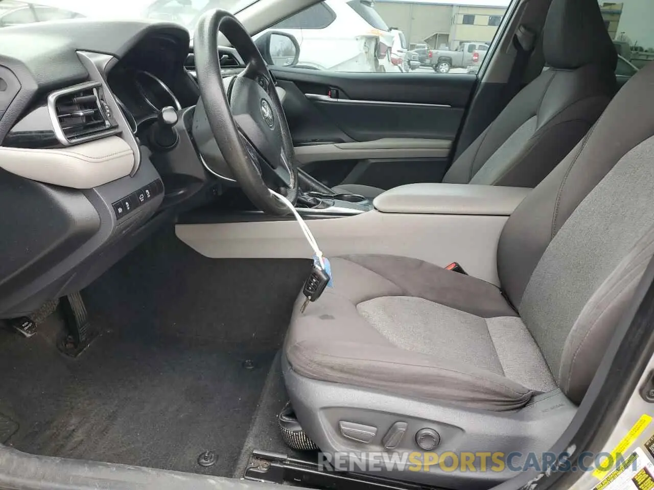 7 fotografías del automóvil dañado 4T1B11HK2KU680105 TOYOTA CAMRY 2019