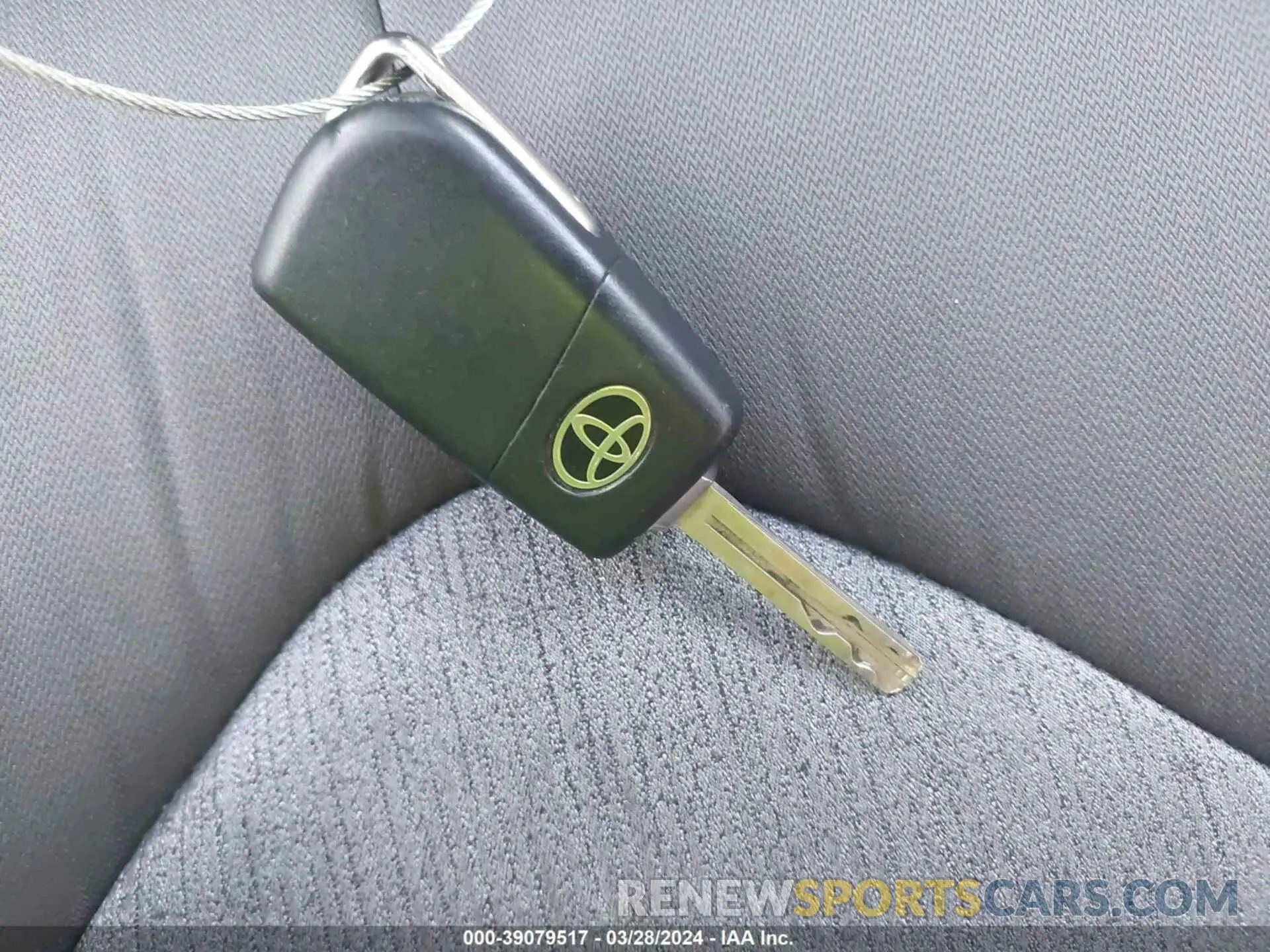 11 fotografías del automóvil dañado 4T1B11HK2KU695011 TOYOTA CAMRY 2019