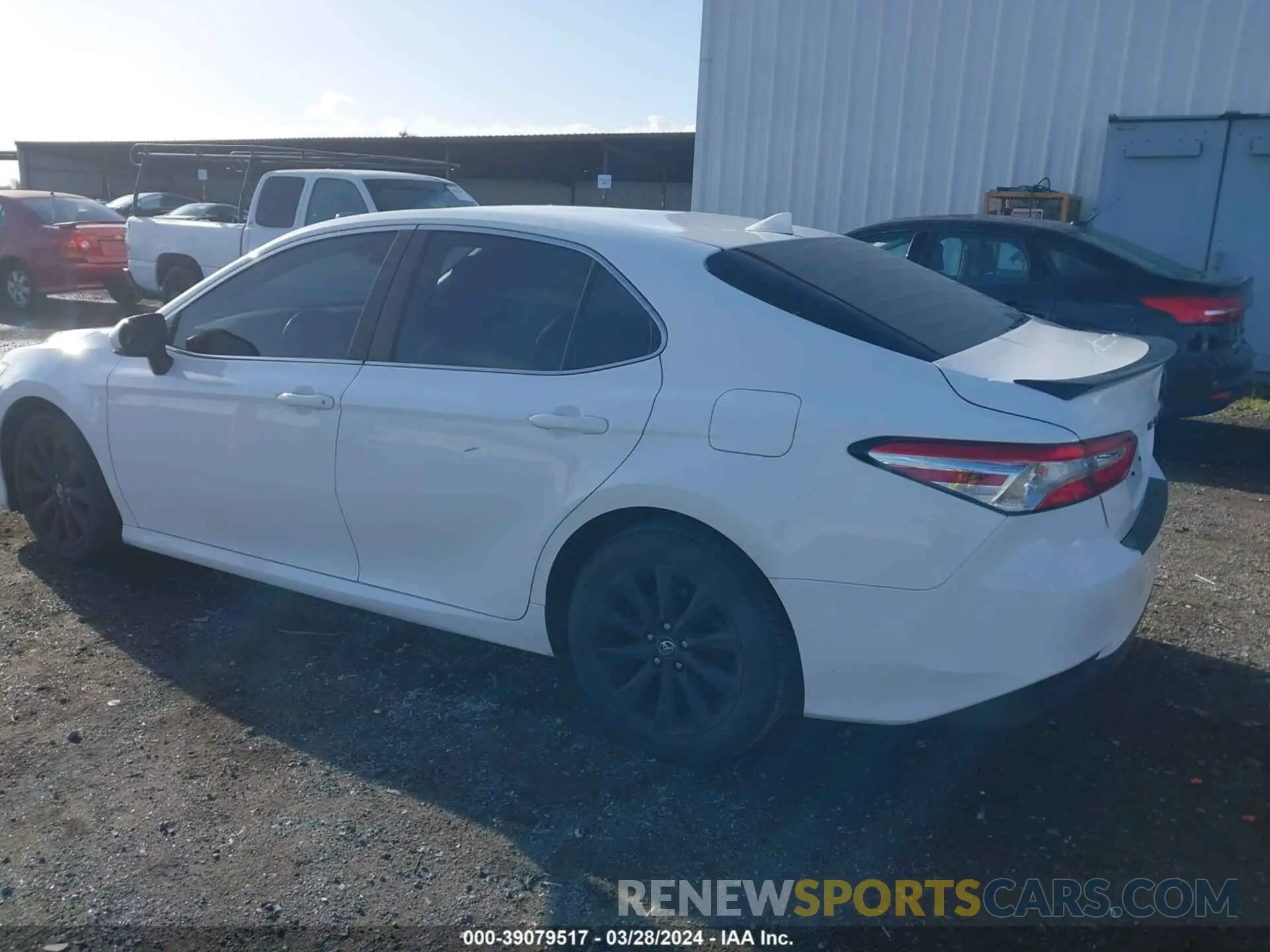 3 fotografías del automóvil dañado 4T1B11HK2KU695011 TOYOTA CAMRY 2019