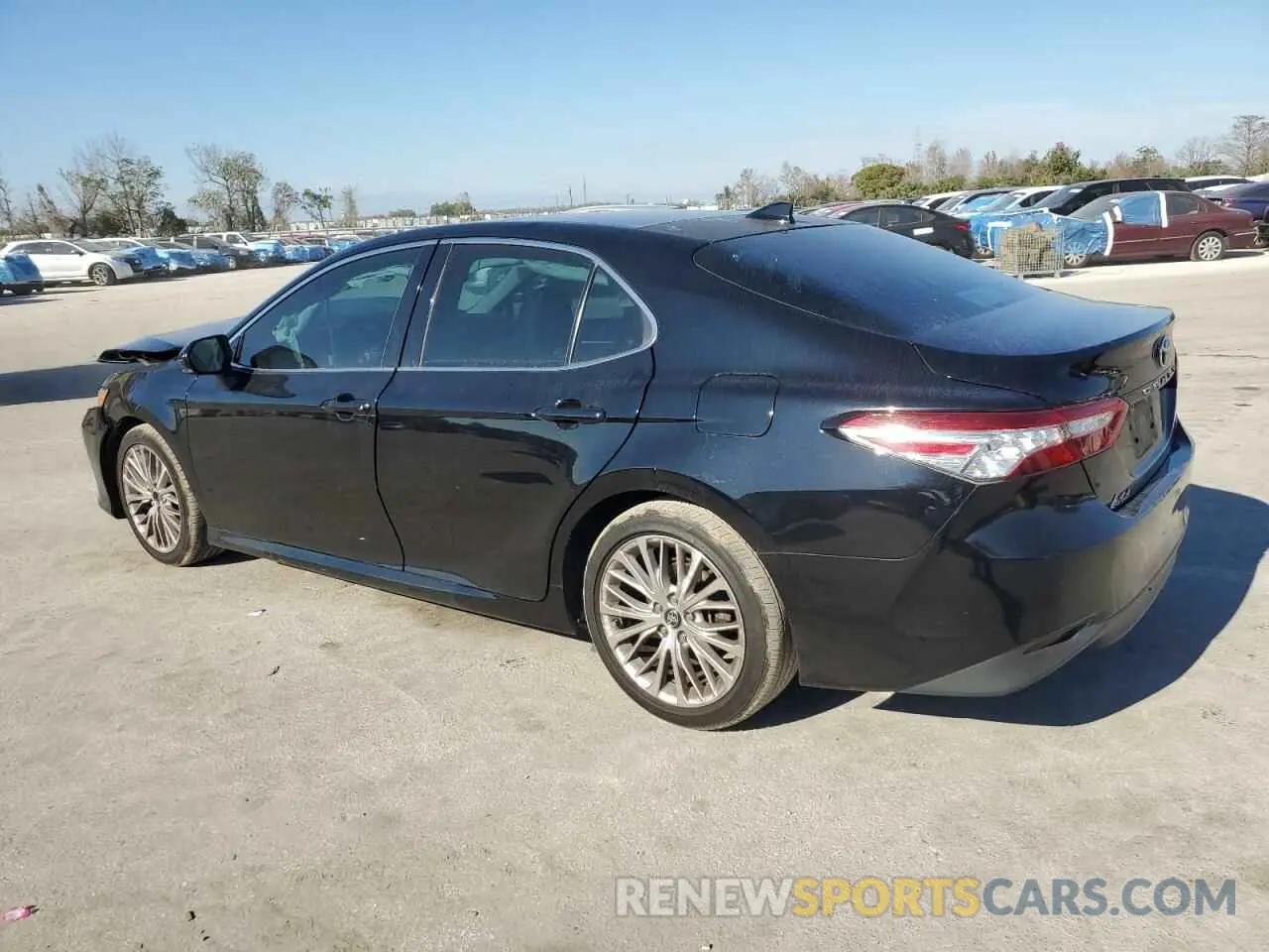 2 fotografías del automóvil dañado 4T1B11HK2KU695042 TOYOTA CAMRY 2019