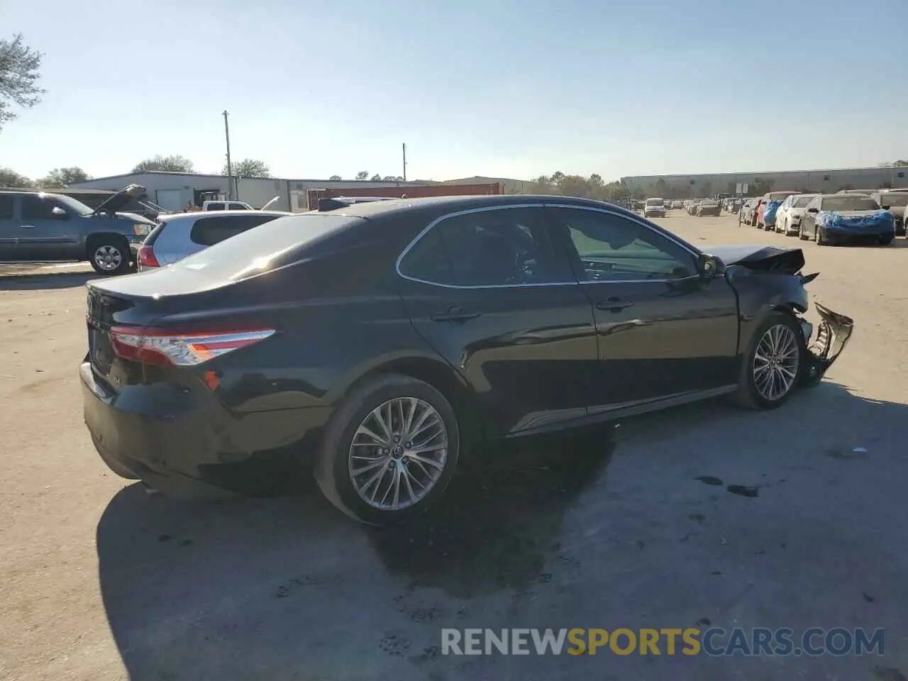 3 fotografías del automóvil dañado 4T1B11HK2KU695042 TOYOTA CAMRY 2019