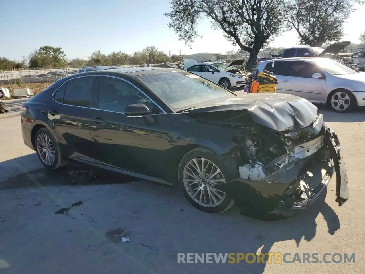 4 fotografías del automóvil dañado 4T1B11HK2KU695042 TOYOTA CAMRY 2019