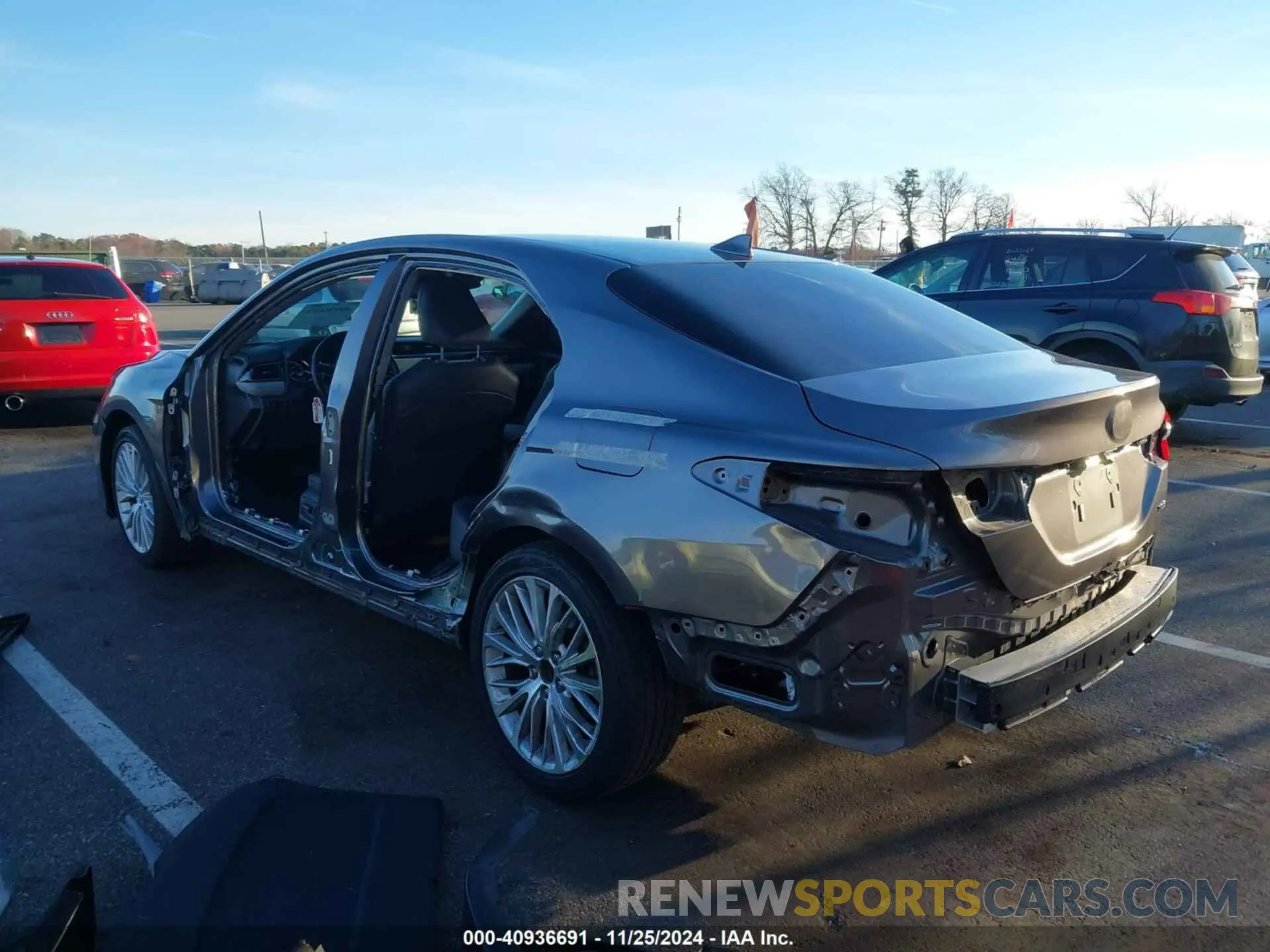 3 fotografías del automóvil dañado 4T1B11HK2KU700658 TOYOTA CAMRY 2019
