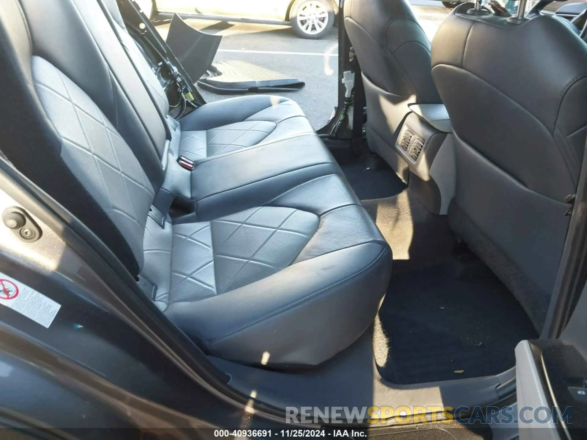 8 fotografías del automóvil dañado 4T1B11HK2KU700658 TOYOTA CAMRY 2019