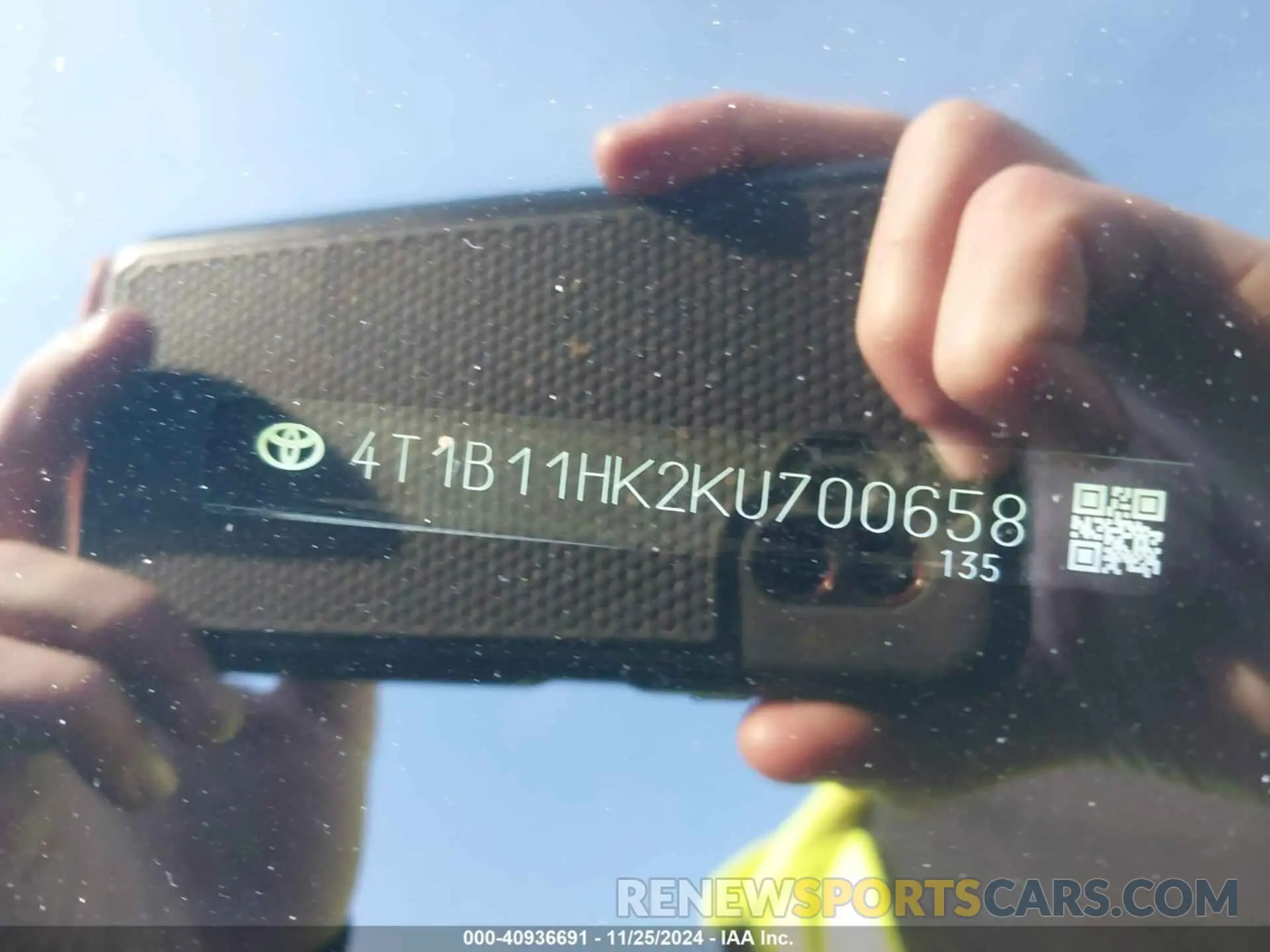 9 fotografías del automóvil dañado 4T1B11HK2KU700658 TOYOTA CAMRY 2019