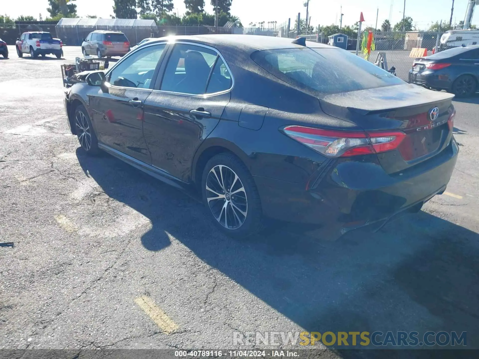 3 fotografías del automóvil dañado 4T1B11HK2KU708257 TOYOTA CAMRY 2019