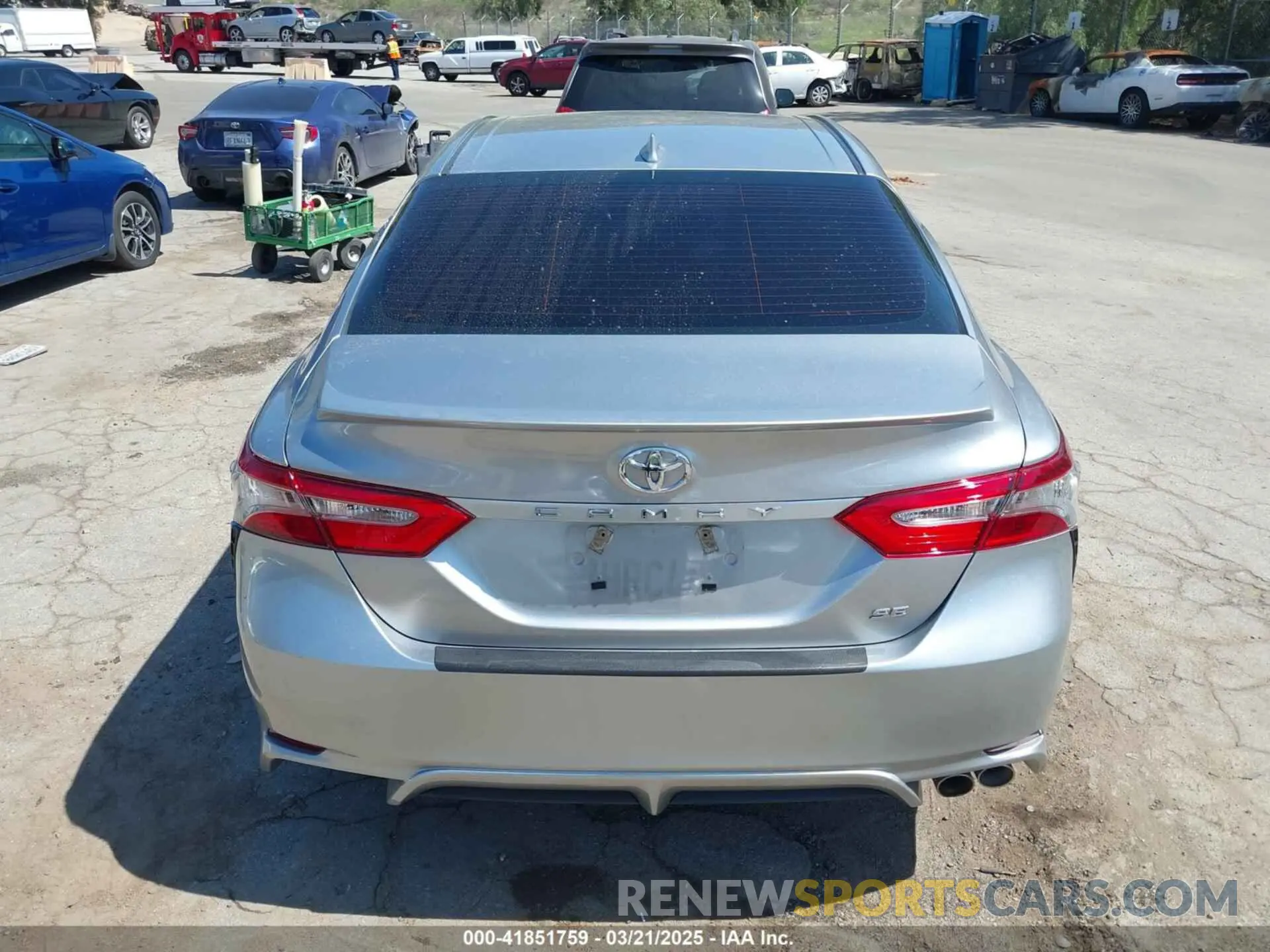 16 fotografías del automóvil dañado 4T1B11HK2KU710252 TOYOTA CAMRY 2019